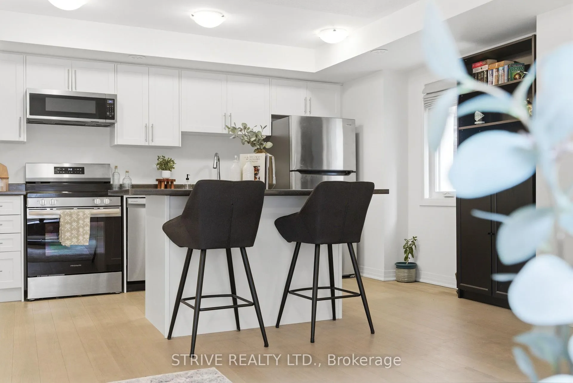 Photo 12 of Unit 12A, 12 A Lookout Drive, Clarington, Bowmanville — HOMEH