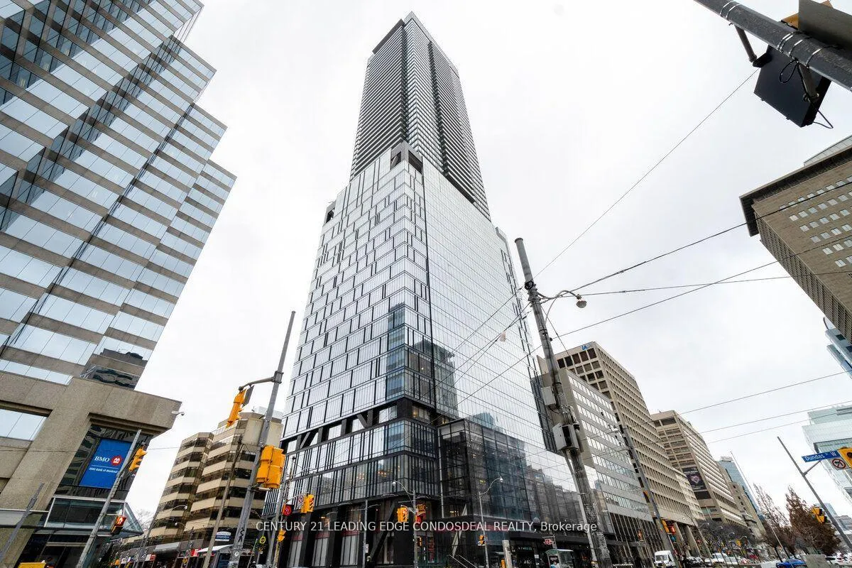 Front of Unit 3906, 488 University Avenue