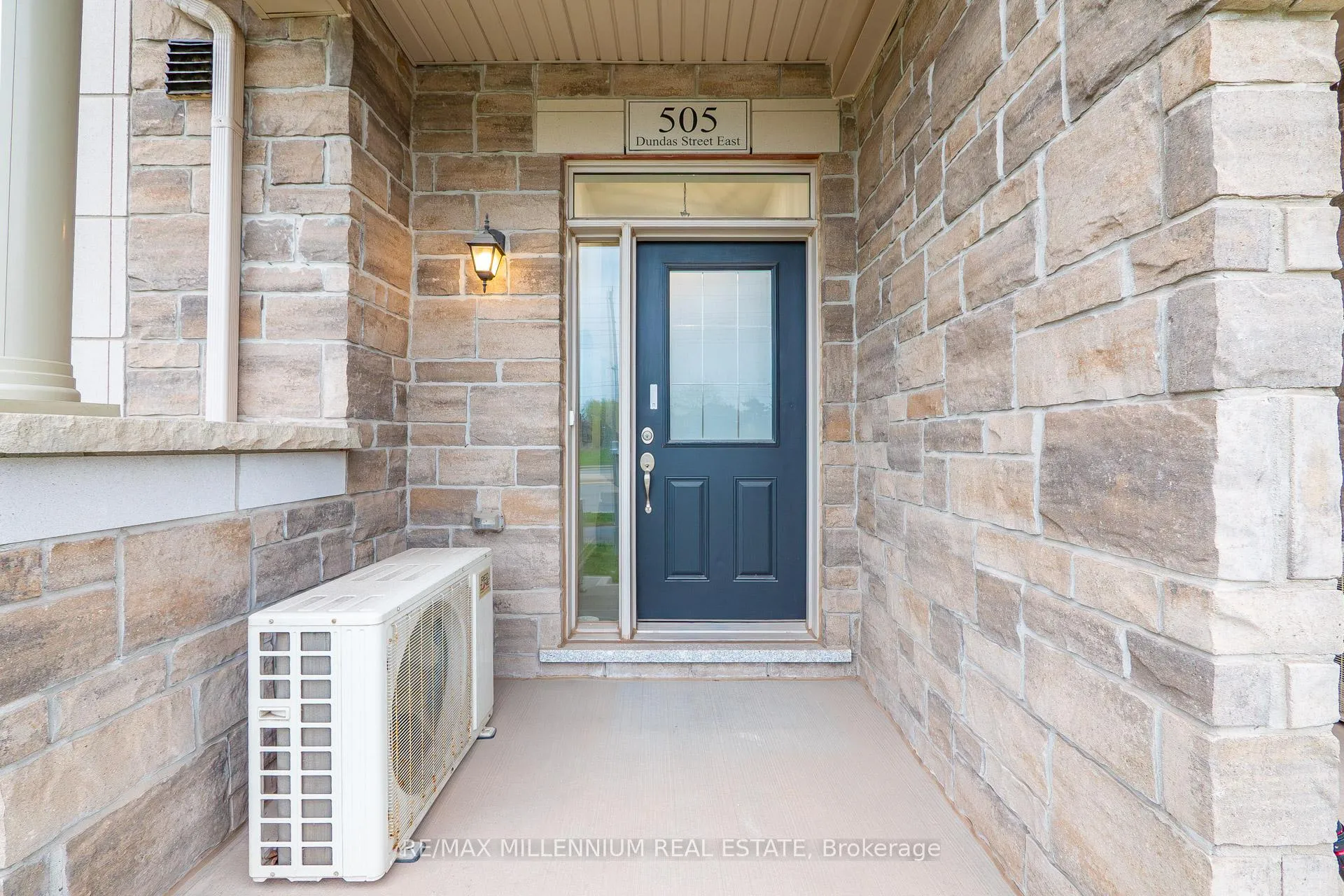 Photo 4 of 505 Dundas Street E, Oakville, Joshua Meadows — HOMEH