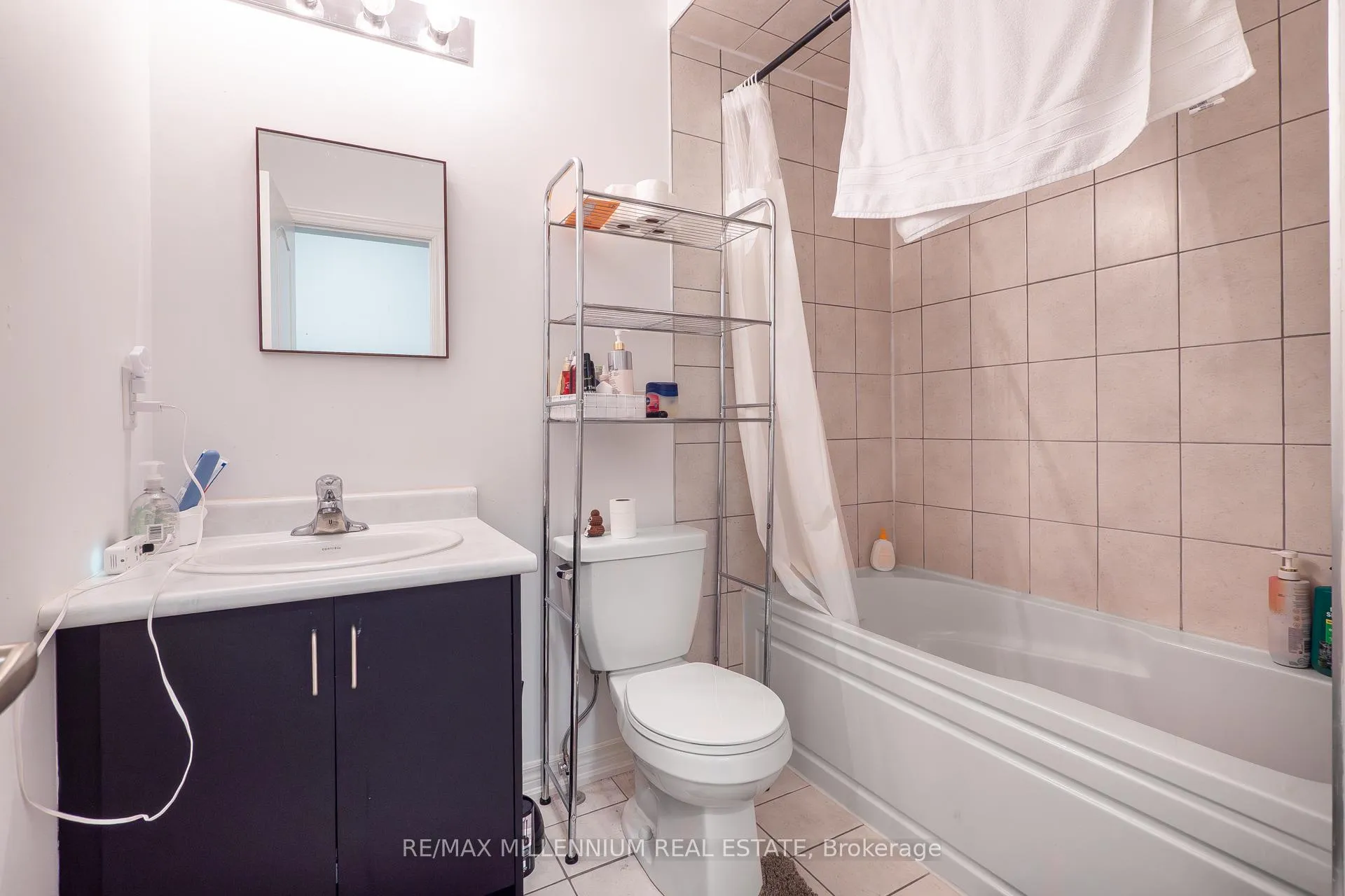 Photo 9 of 505 Dundas Street E, Oakville, Joshua Meadows — HOMEH