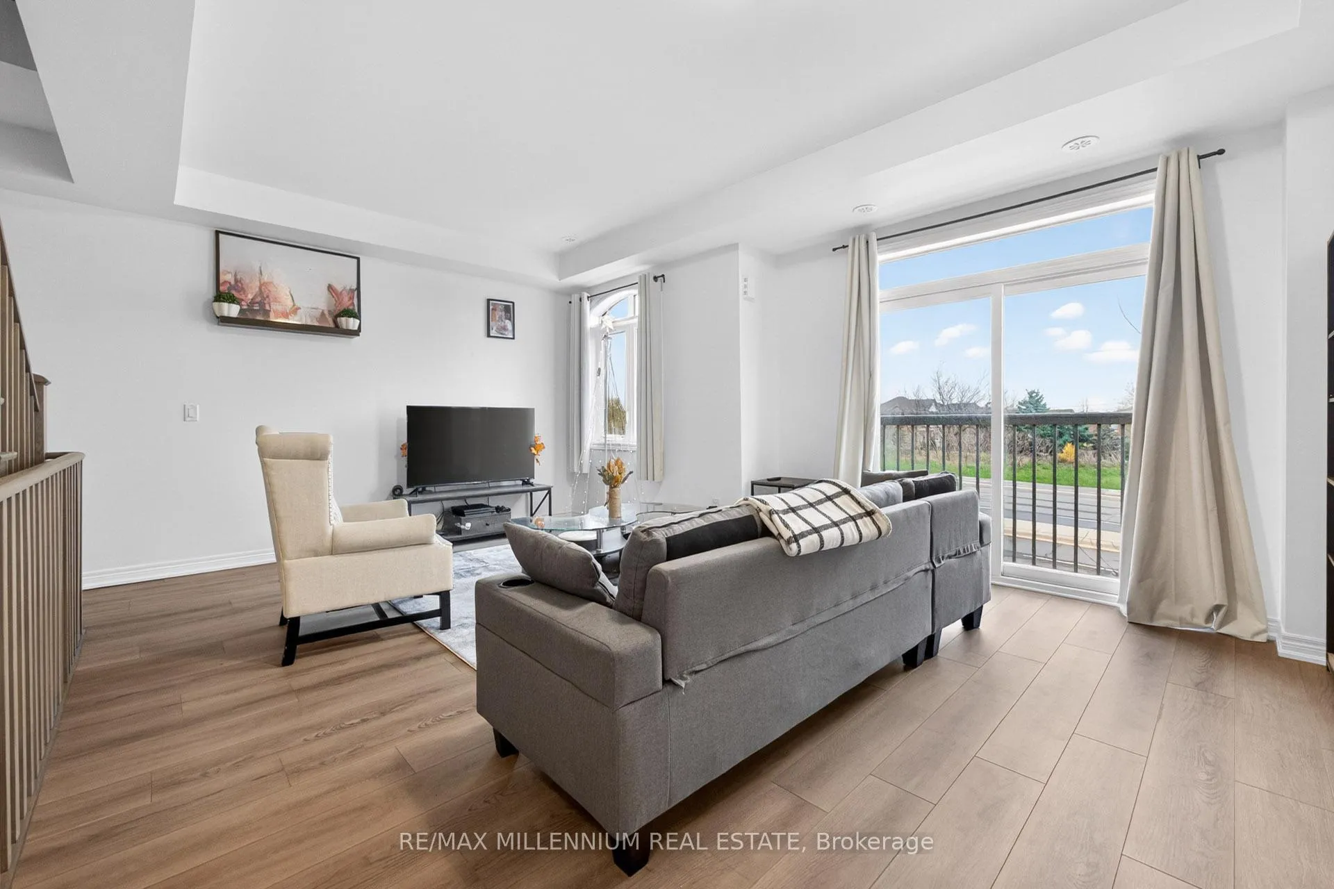 Photo 12 of 505 Dundas Street E, Oakville, Joshua Meadows — HOMEH