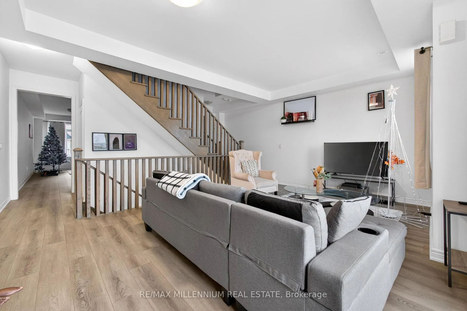Photo 13 of 505 Dundas Street E, Oakville, Joshua Meadows — HOMEH