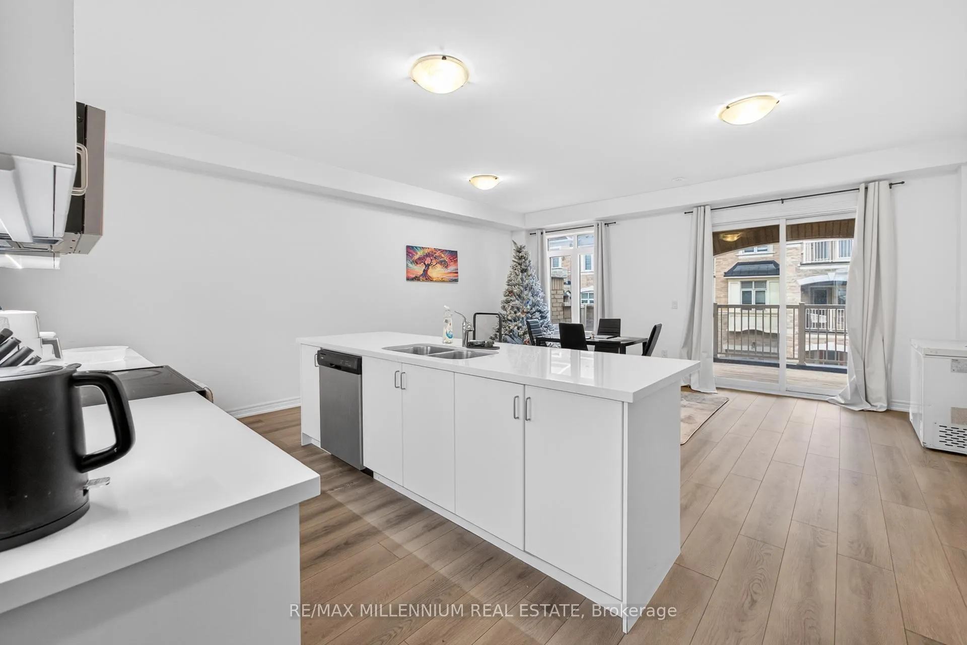 Photo 27 of 505 Dundas Street E, Oakville, Joshua Meadows — HOMEH