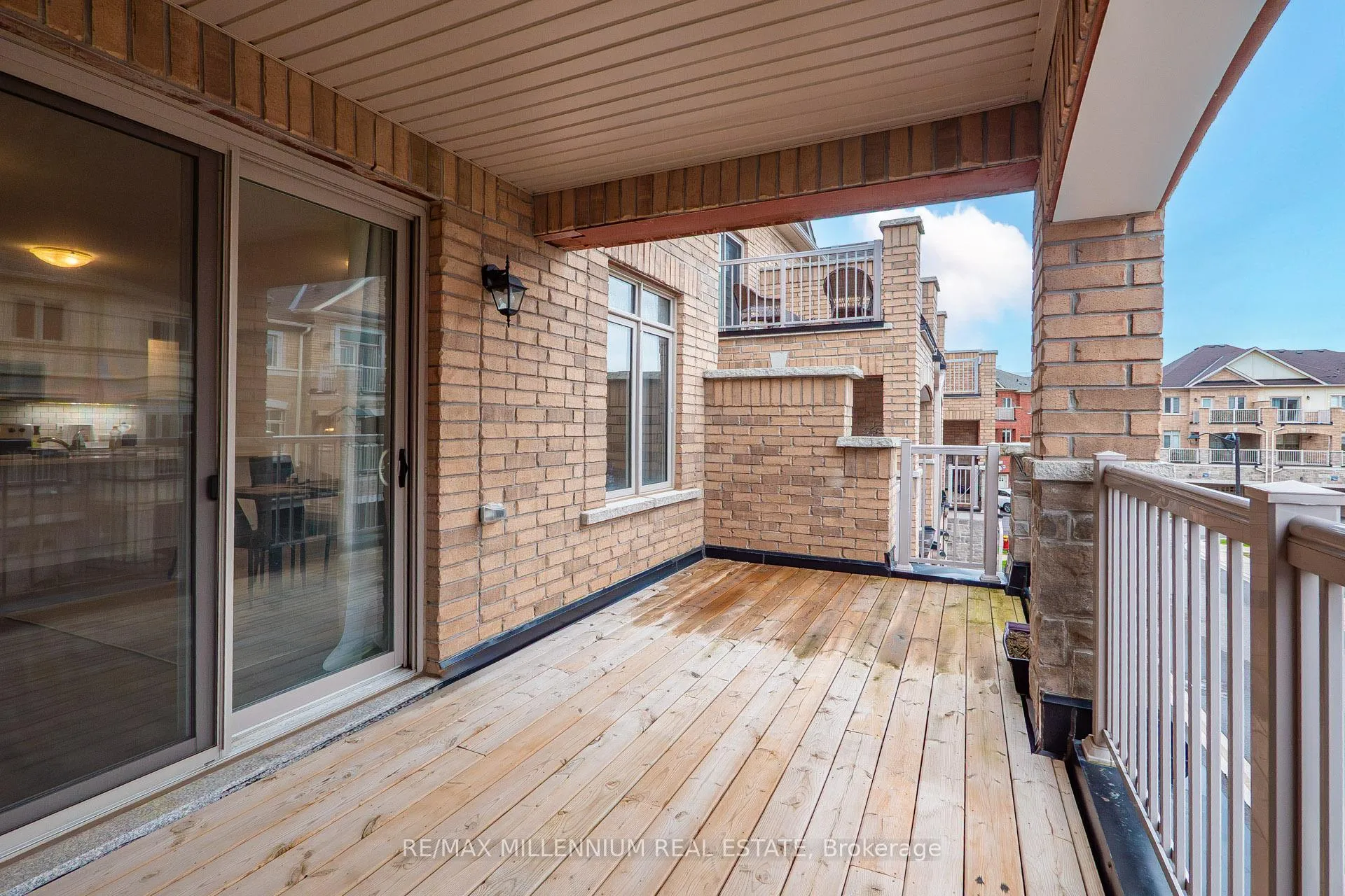 Photo 29 of 505 Dundas Street E, Oakville, Joshua Meadows — HOMEH