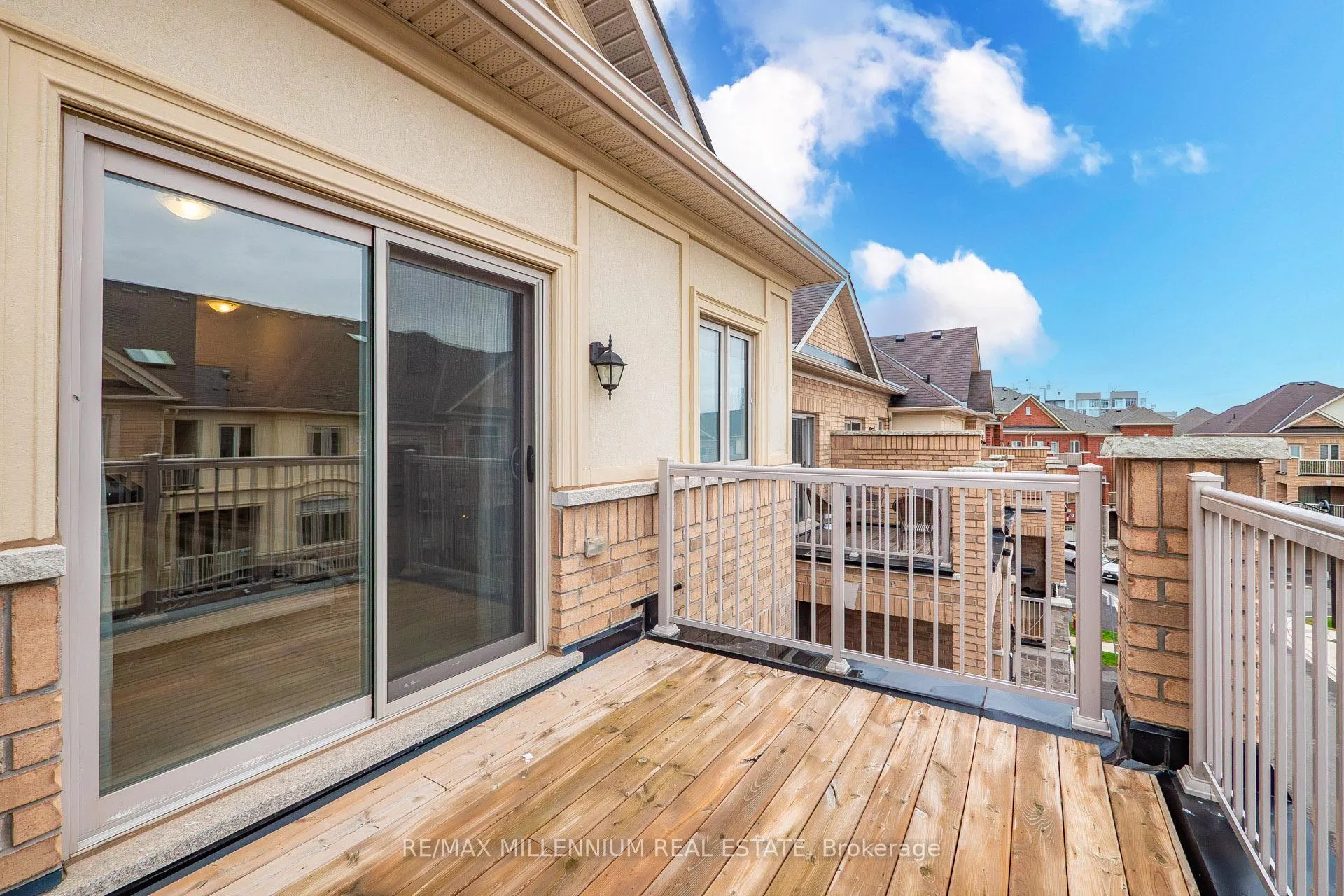 Photo 45 of 505 Dundas Street E, Oakville, Joshua Meadows — HOMEH
