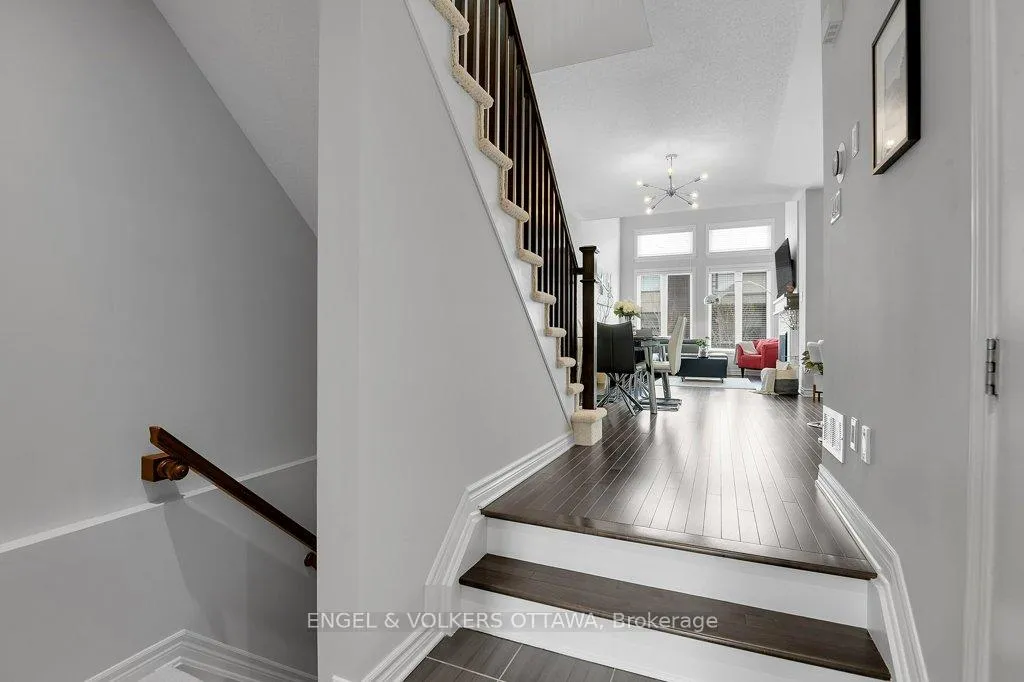 Photo 5 of 618 Guernsey Place, Ottawa, Riverside South/Gloucester Glen — HOMEH
