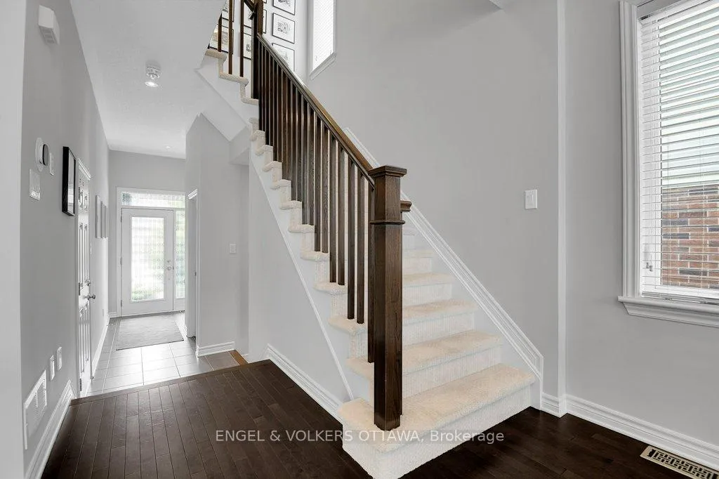 Photo 6 of 618 Guernsey Place, Ottawa, Riverside South/Gloucester Glen — HOMEH