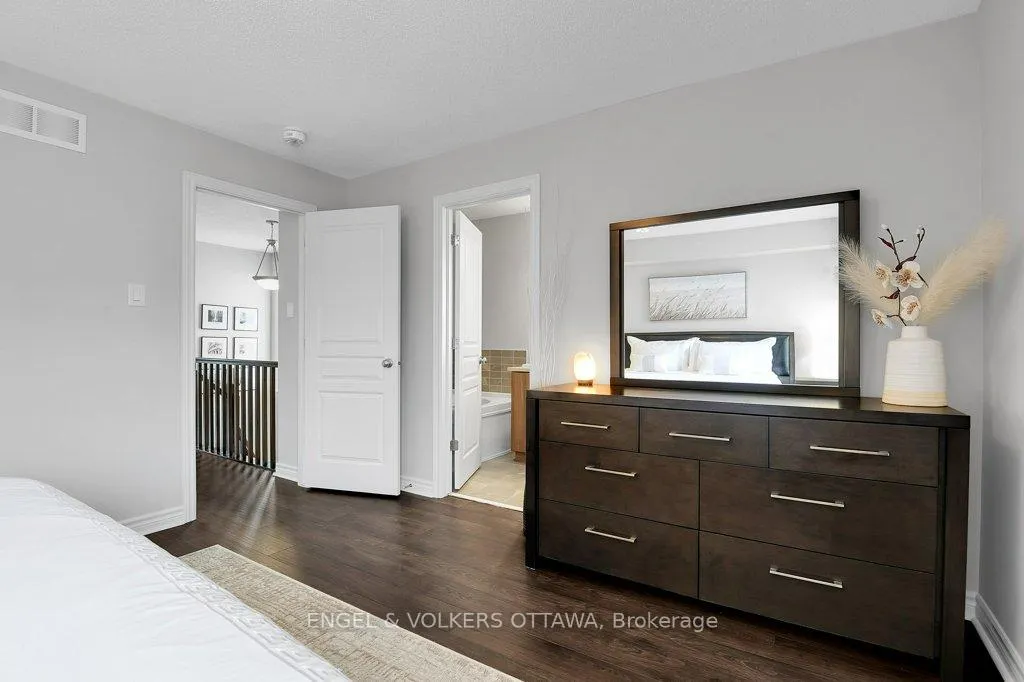 Photo 20 of 618 Guernsey Place, Ottawa, Riverside South/Gloucester Glen — HOMEH
