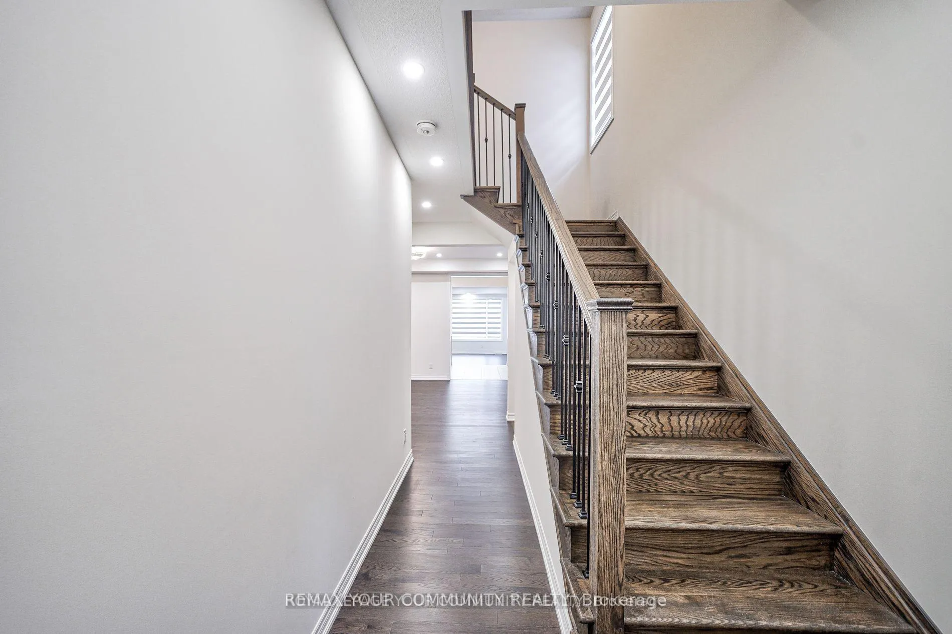 Photo 9 of 118 Broadacre Drive, Kitchener — HOMEH