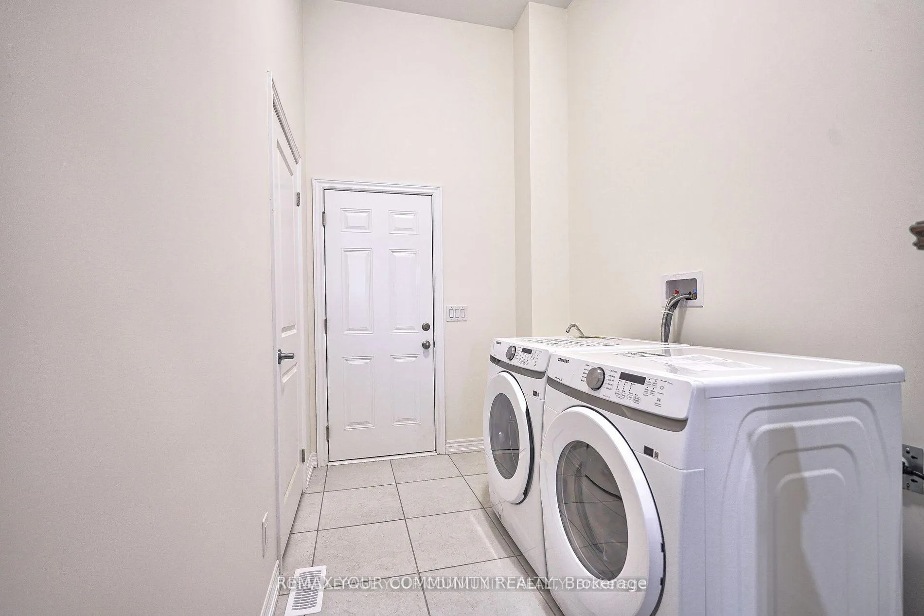 Photo 26 of 118 Broadacre Drive, Kitchener — HOMEH