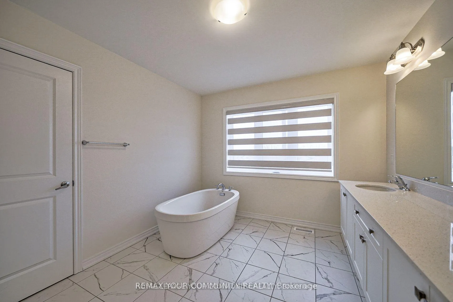 Photo 35 of 118 Broadacre Drive, Kitchener — HOMEH