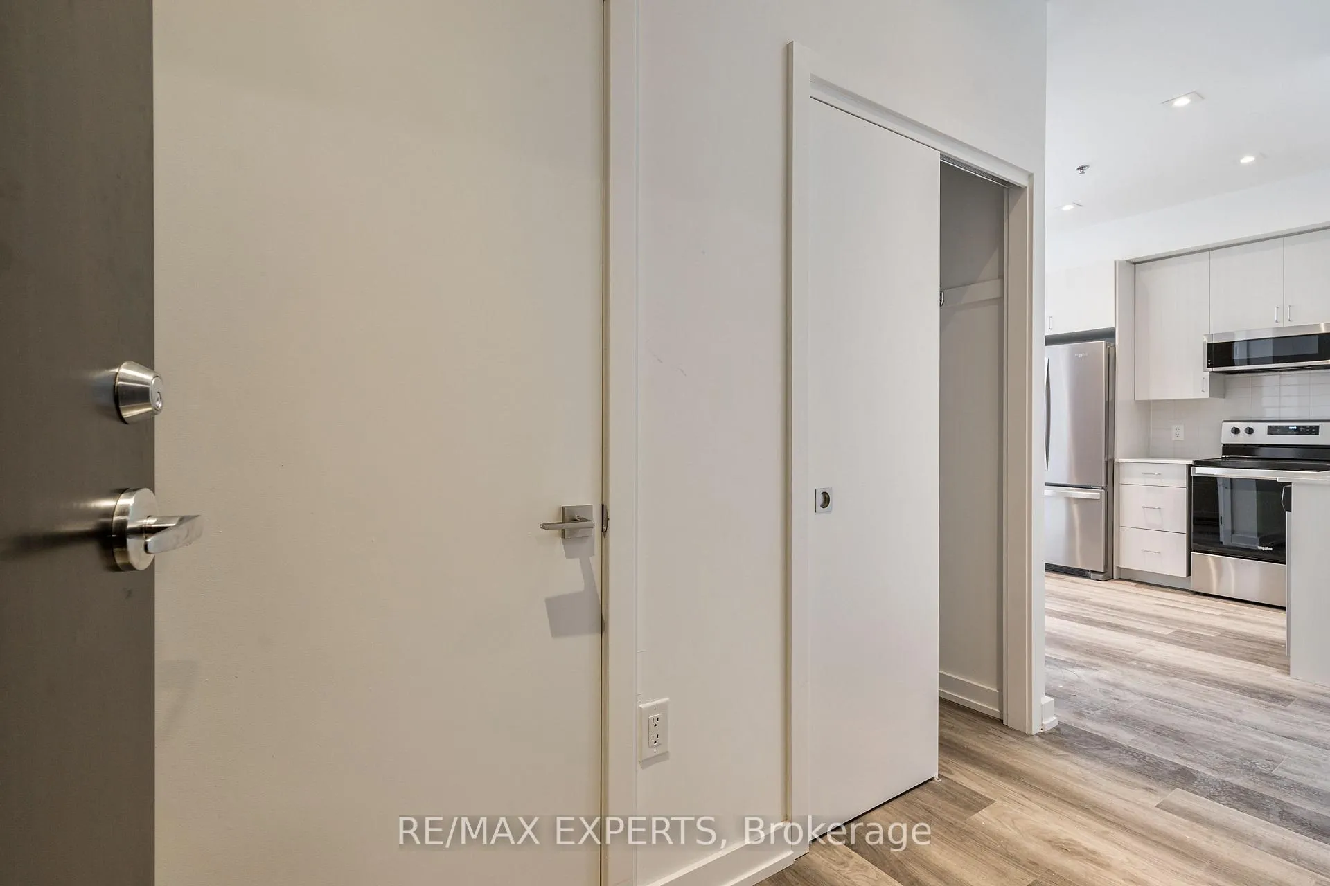 Photo 5 of Unit 222, 430 Essa Road, Barrie, Holly — HOMEH