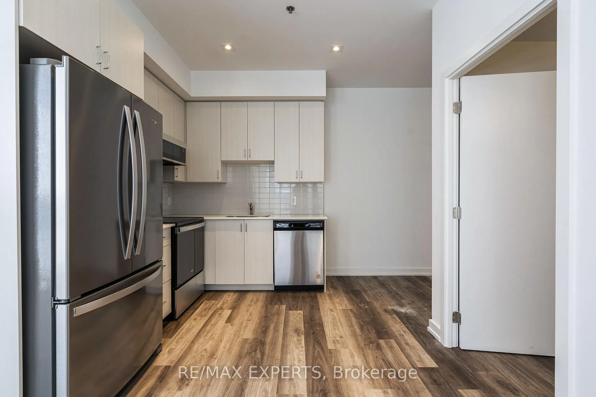 Photo 11 of Unit 222, 430 Essa Road, Barrie, Holly — HOMEH