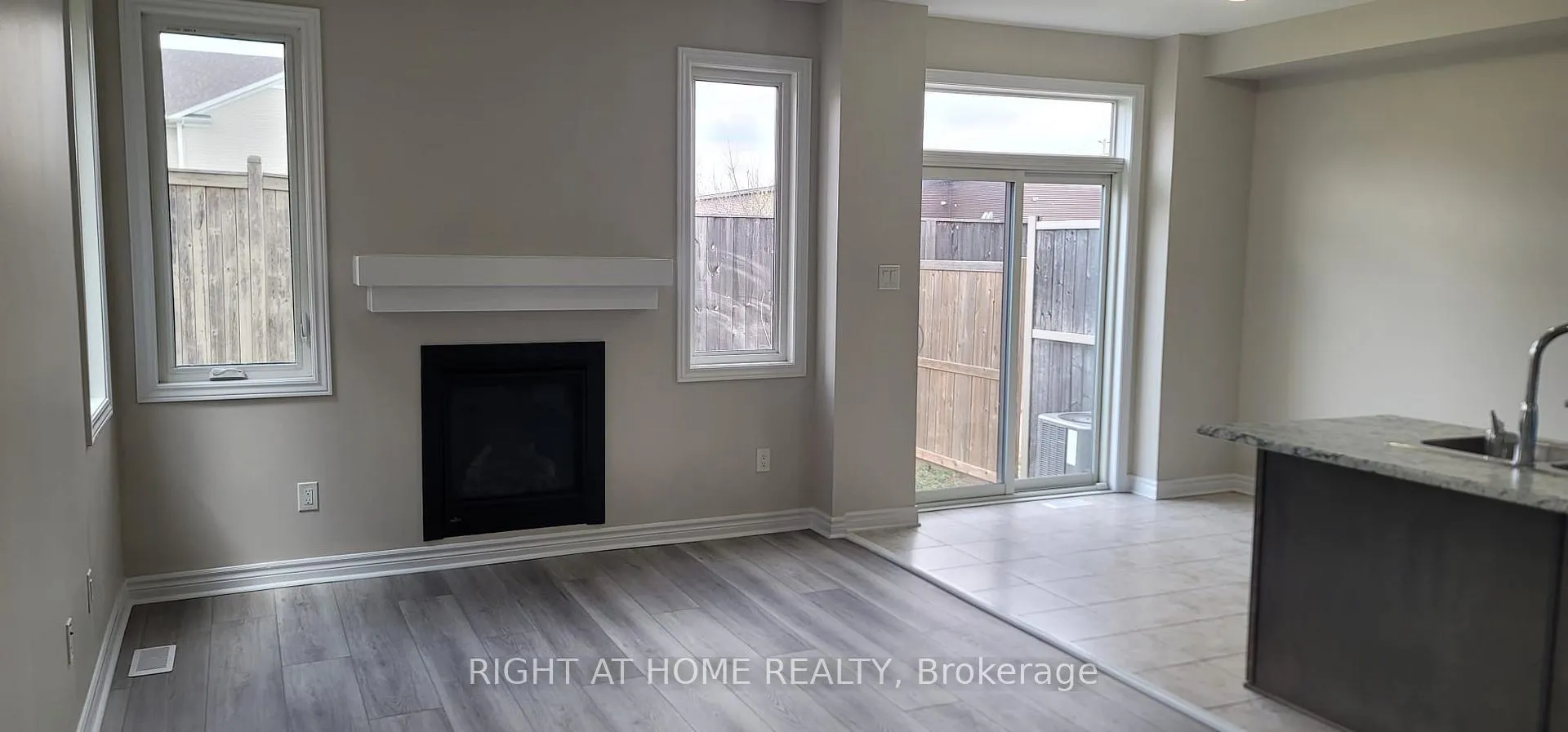 Photo 4 of 862 Kilbirnie Drive, Ottawa, Barrhaven - Half Moon Bay — HOMEH