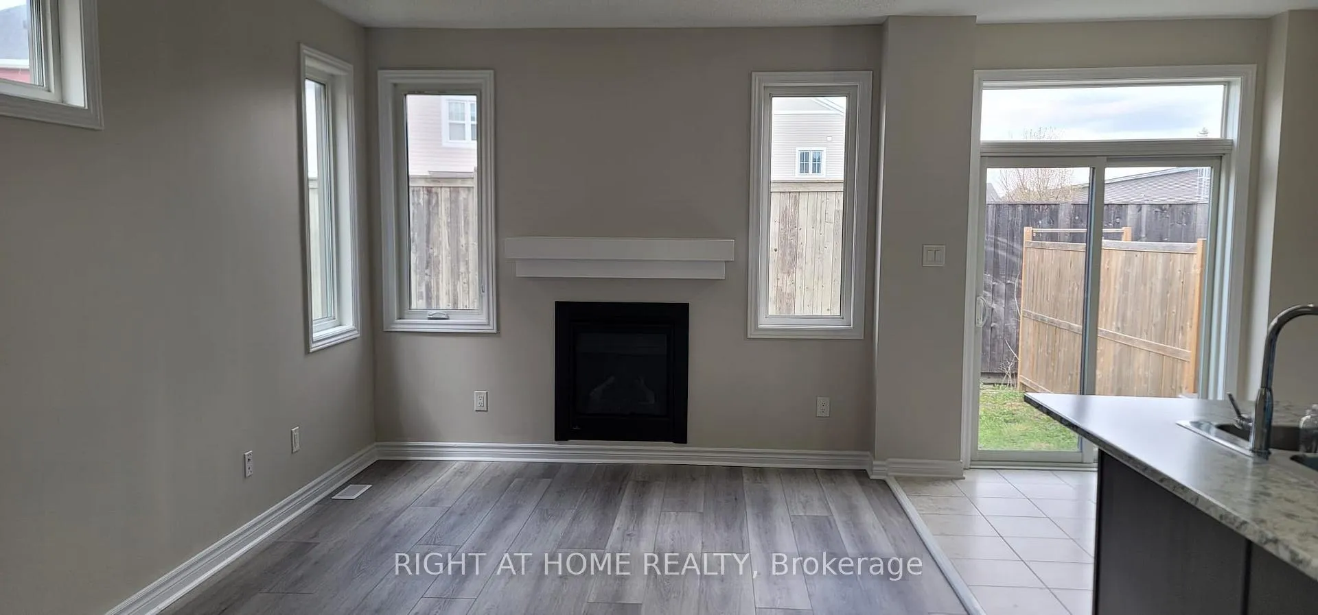 Photo 5 of 862 Kilbirnie Drive, Ottawa, Barrhaven - Half Moon Bay — HOMEH