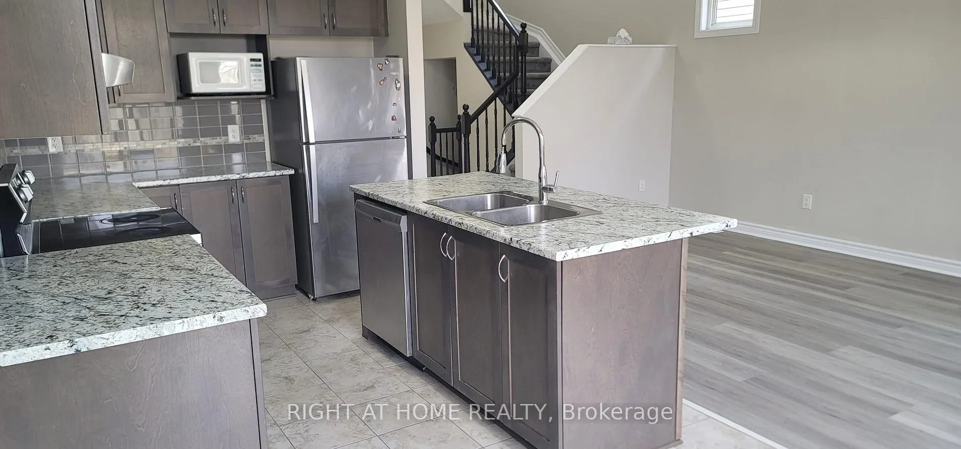 Photo 7 of 862 Kilbirnie Drive, Ottawa, Barrhaven - Half Moon Bay — HOMEH