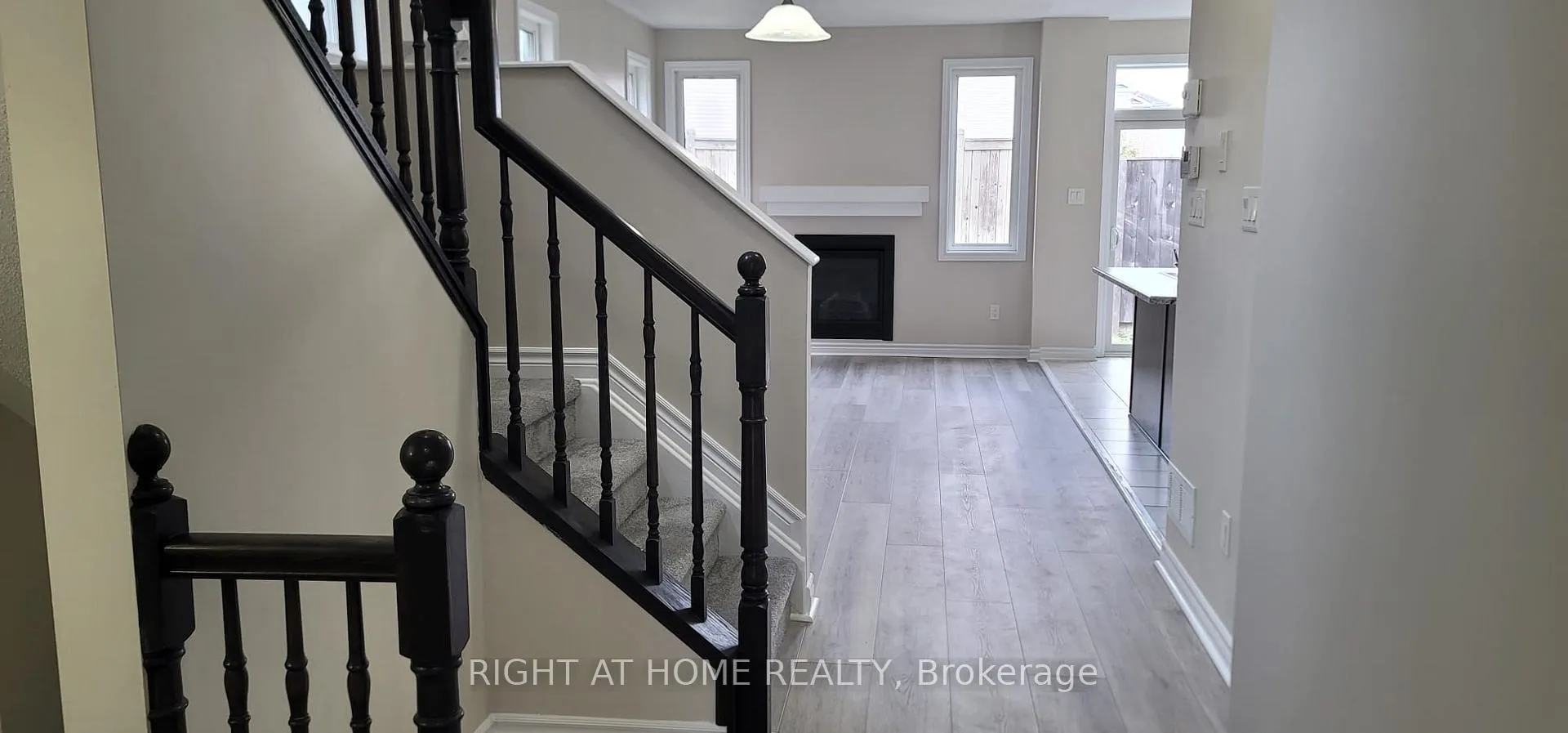 Photo 10 of 862 Kilbirnie Drive, Ottawa, Barrhaven - Half Moon Bay — HOMEH