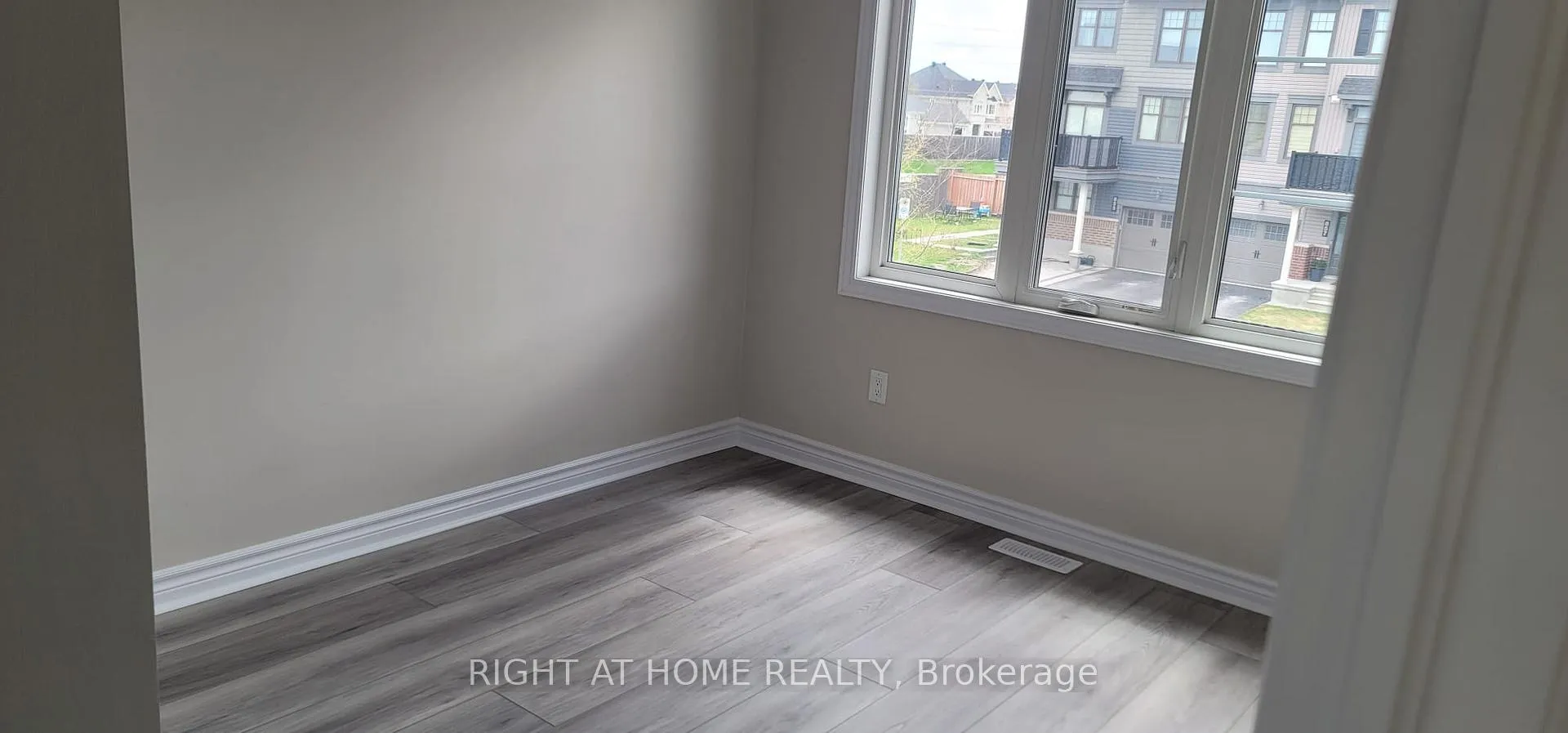Photo 13 of 862 Kilbirnie Drive, Ottawa, Barrhaven - Half Moon Bay — HOMEH