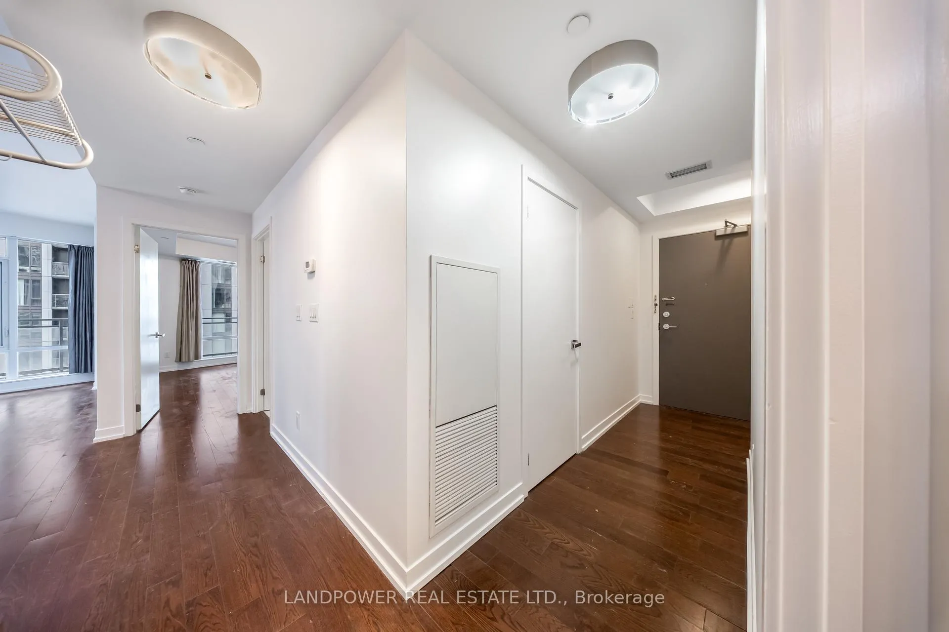 Photo 5 of Unit 2811, 21 Widmer Street, Toronto, Waterfront Communities — HOMEH