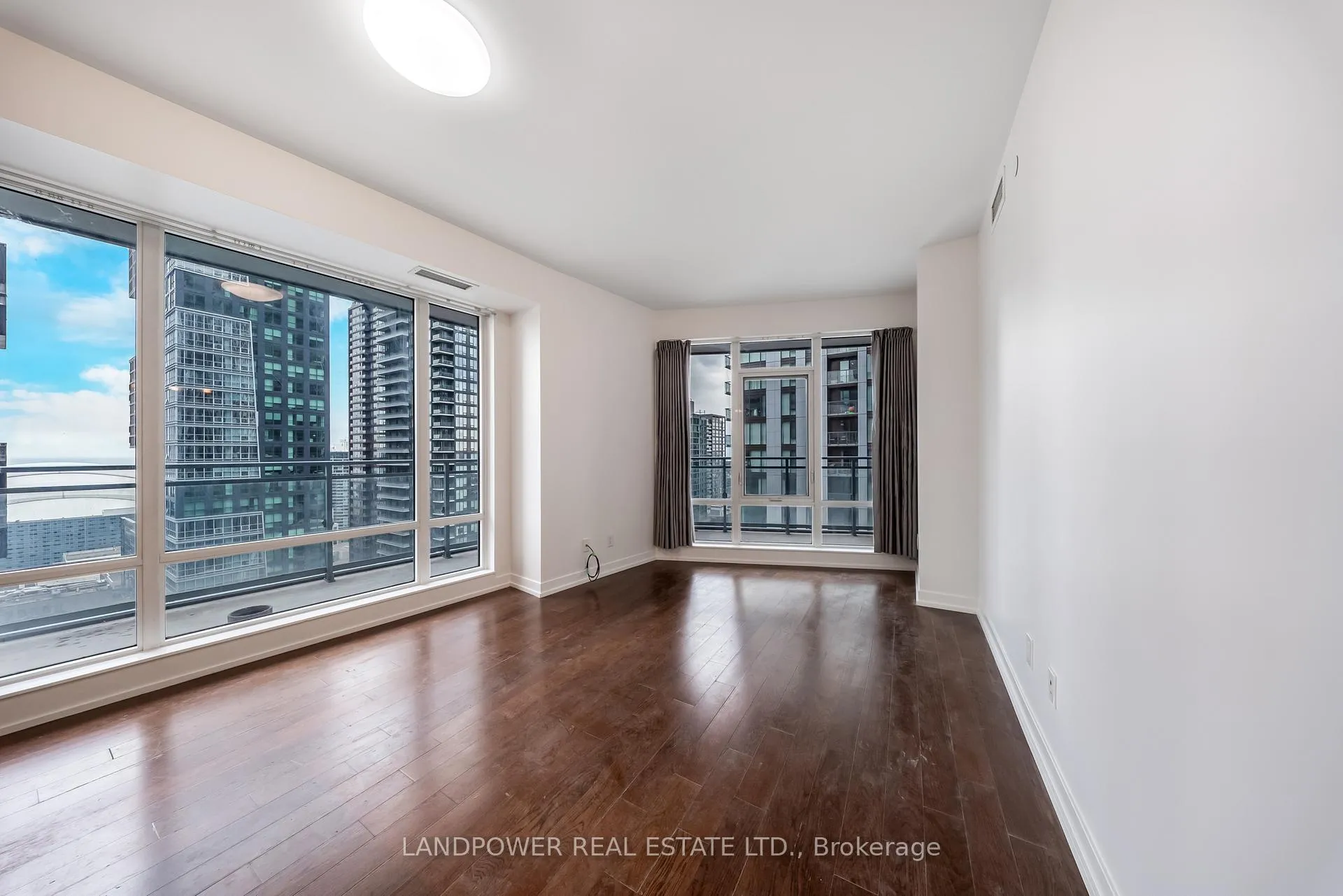 Photo 16 of Unit 2811, 21 Widmer Street, Toronto, Waterfront Communities — HOMEH