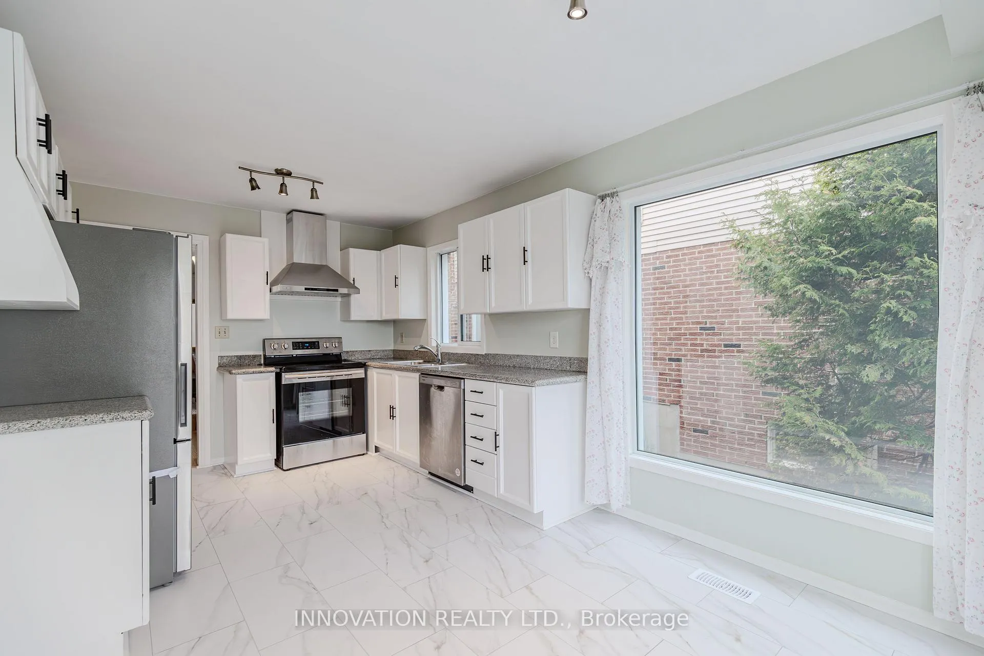 Photo 18 of 152 McCurdy Drive E, Ottawa, Kanata - Katimavik — HOMEH