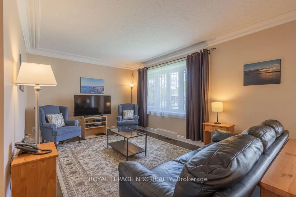 Photo 4 of 52 White Street, St. Catharines, Vine/Linwell — HOMEH