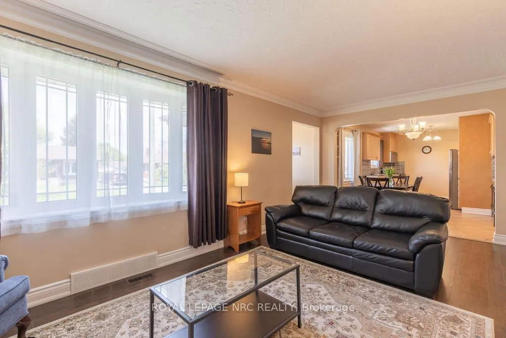 Photo 5 of 52 White Street, St. Catharines, Vine/Linwell — HOMEH