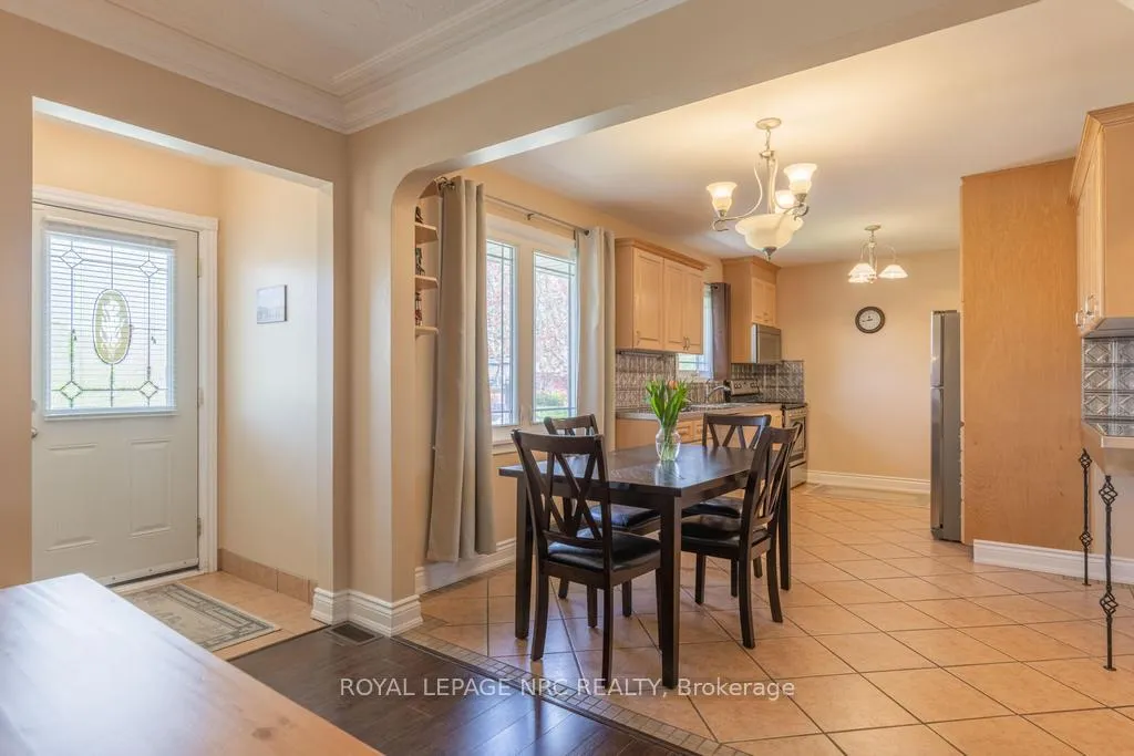 Photo 6 of 52 White Street, St. Catharines, Vine/Linwell — HOMEH