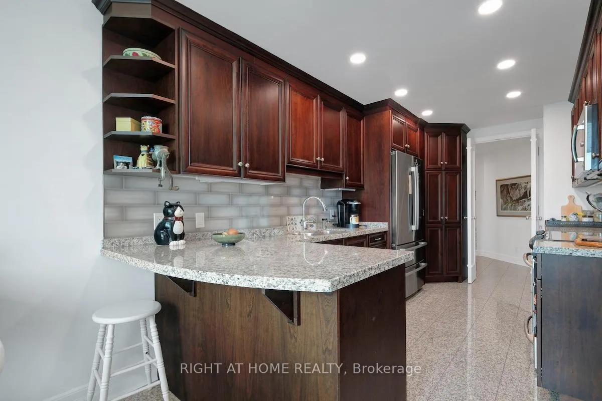 Photo 18 of Unit 904, 3590 Rivergate Way, Ottawa, Quinterra — HOMEH