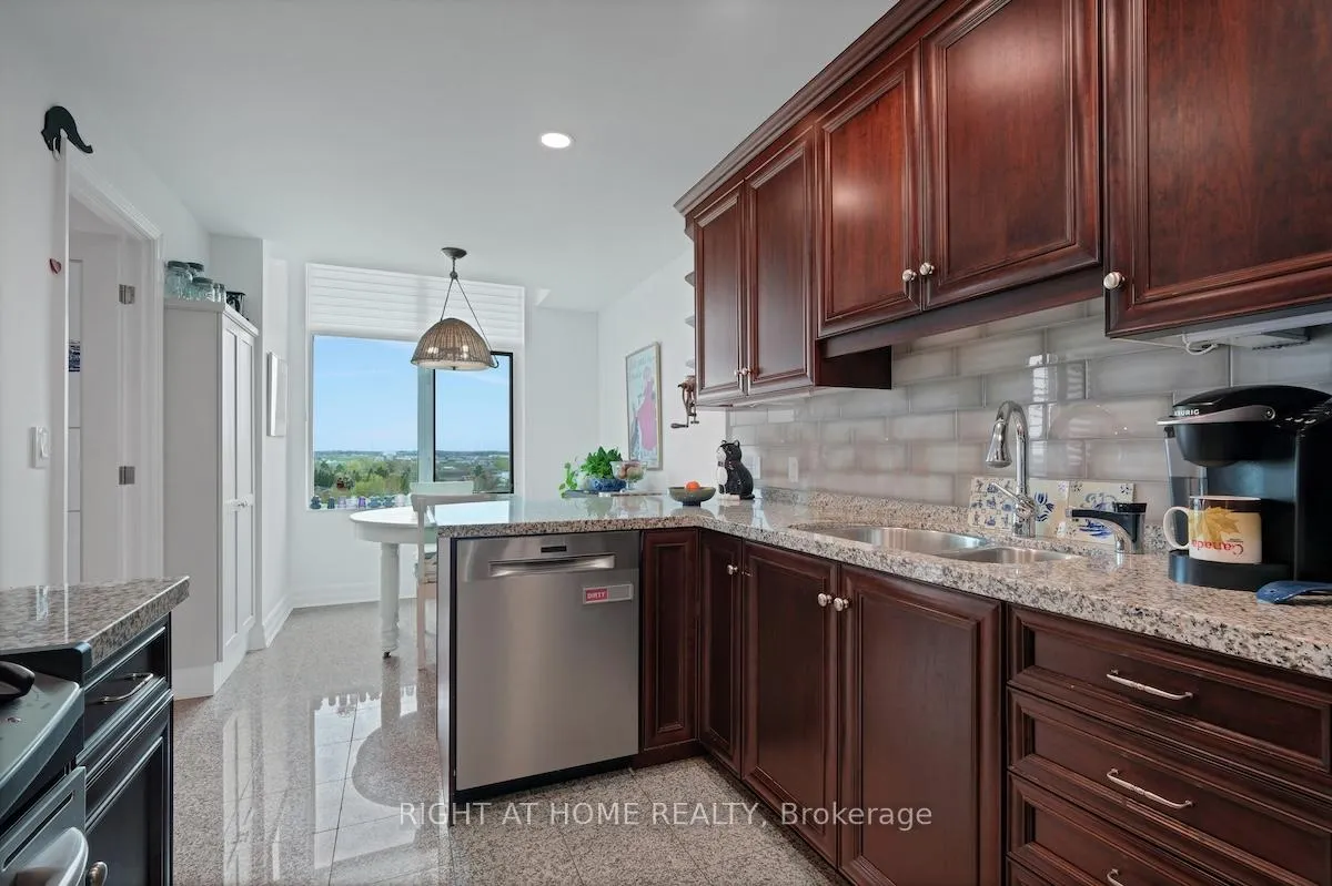 Photo 21 of Unit 904, 3590 Rivergate Way, Ottawa, Quinterra — HOMEH
