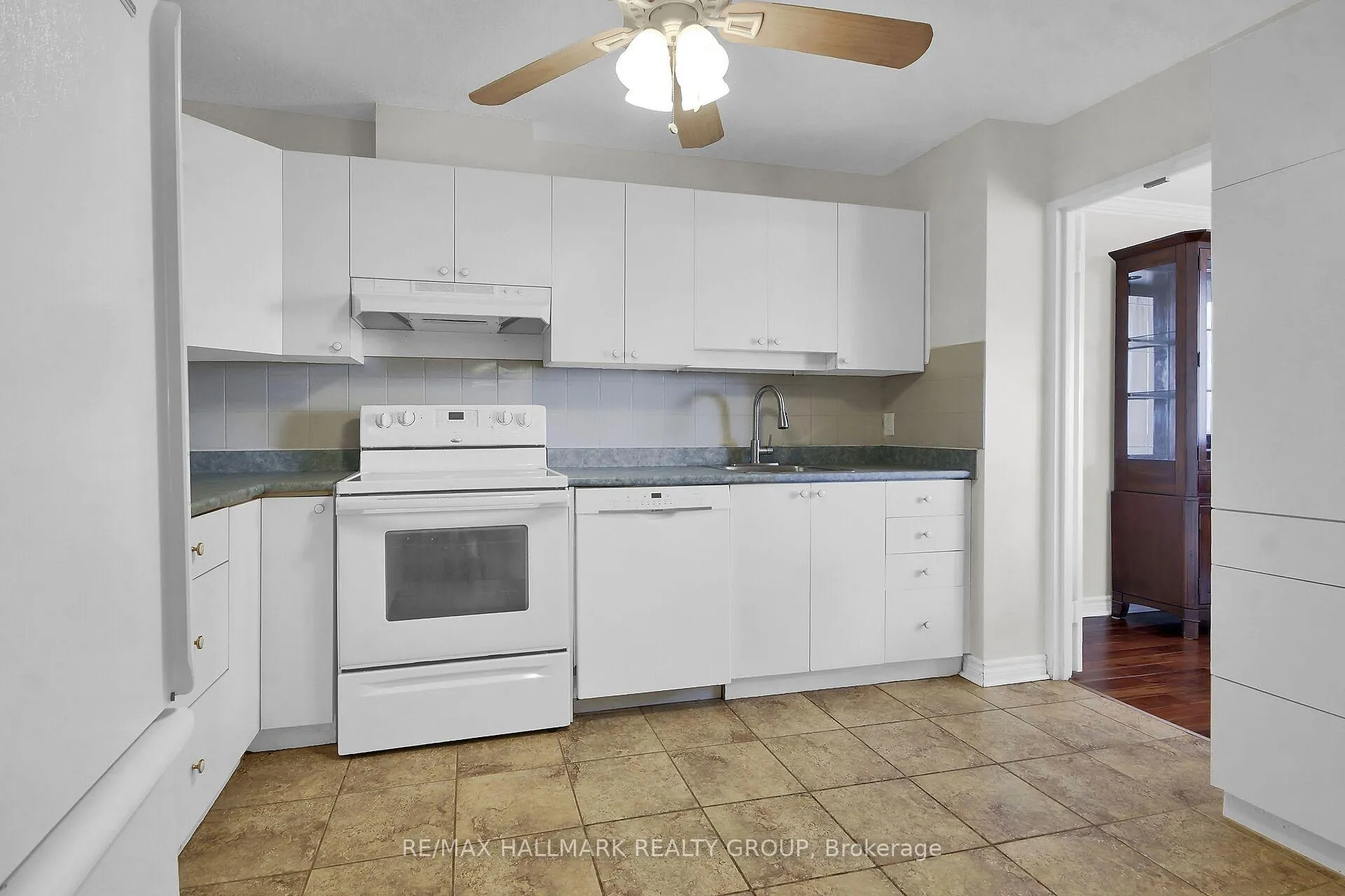 Photo 18 of Unit 1114, 1485 Baseline Road, Ottawa, Copeland Park — HOMEH