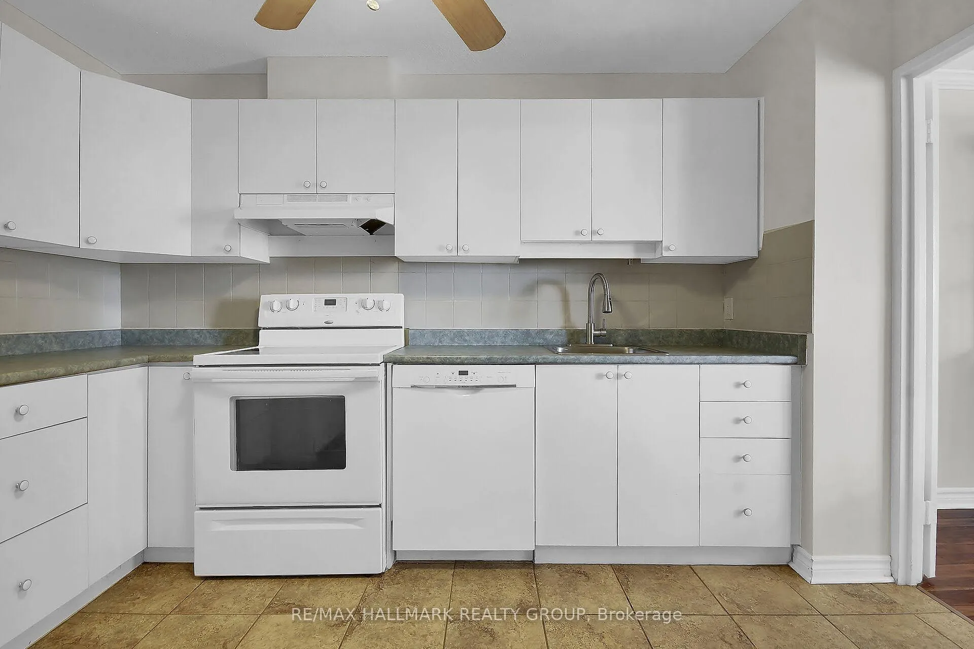 Photo 19 of Unit 1114, 1485 Baseline Road, Ottawa, Copeland Park — HOMEH