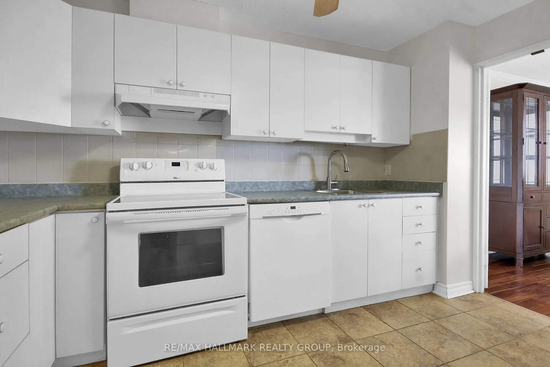 Photo 21 of Unit 1114, 1485 Baseline Road, Ottawa, Copeland Park — HOMEH