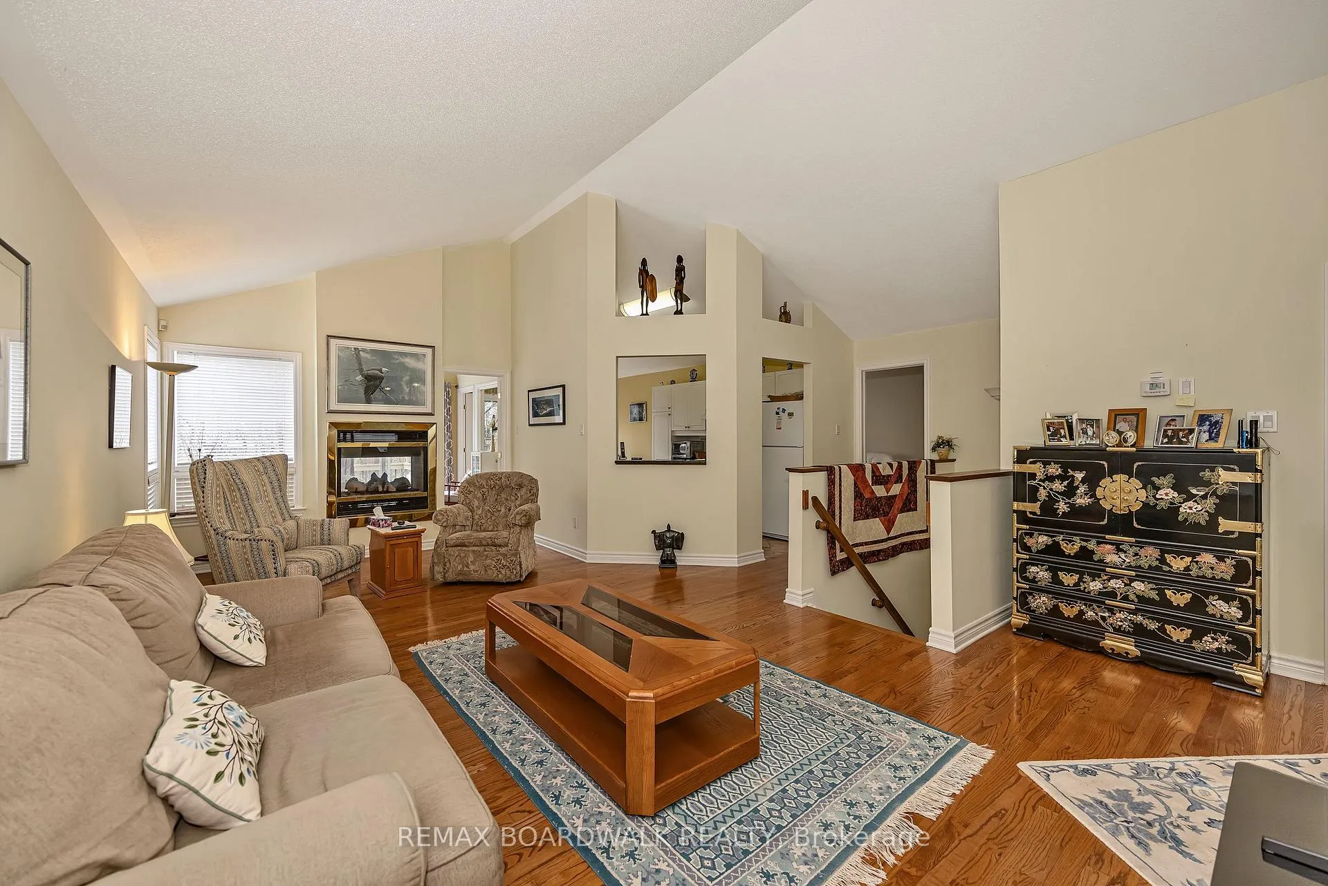 Photo 5 of 18 Fieldcrest Avenue, Ottawa, Barrhaven - Longfields — HOMEH