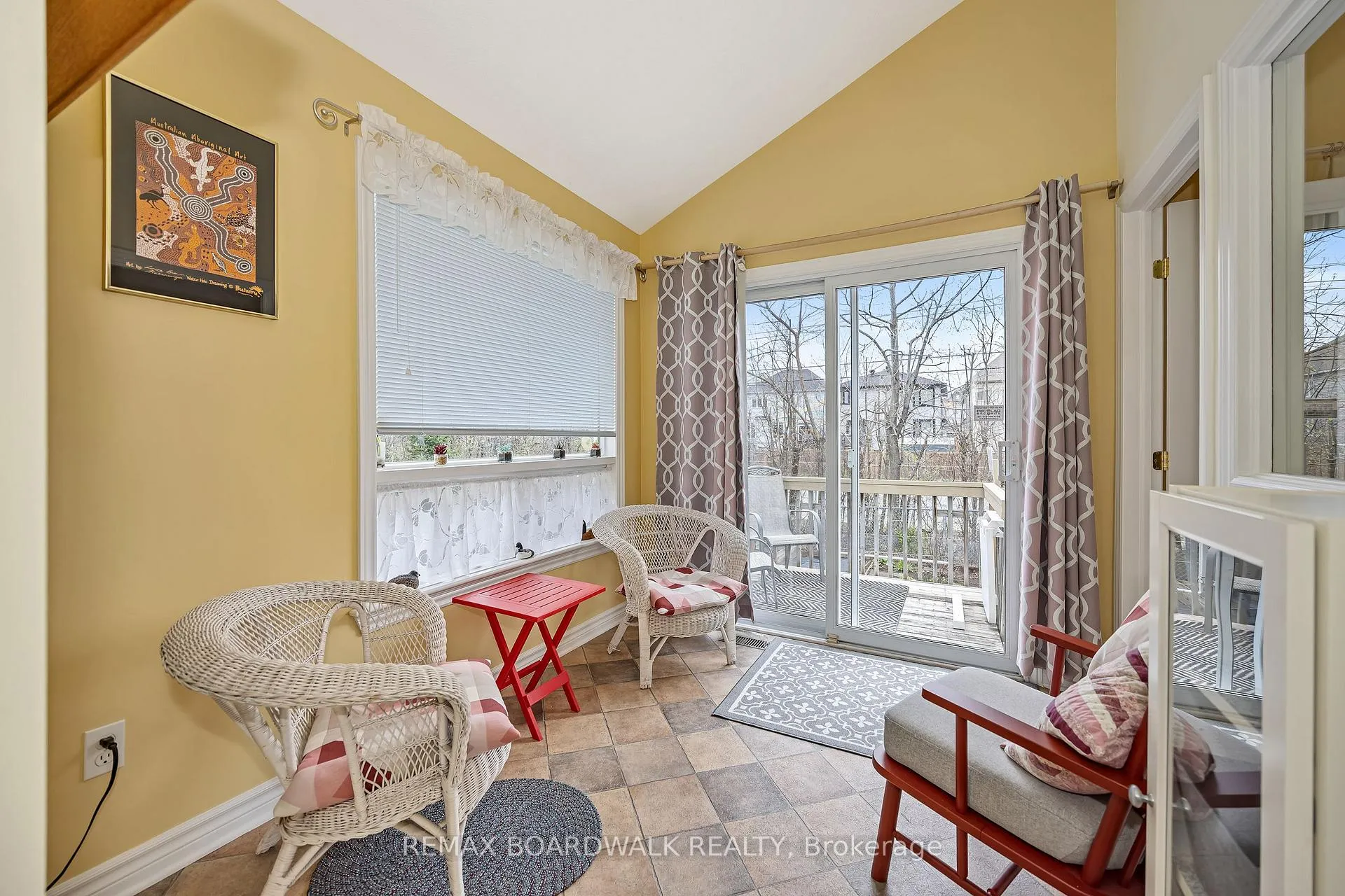 Photo 9 of 18 Fieldcrest Avenue, Ottawa, Barrhaven - Longfields — HOMEH