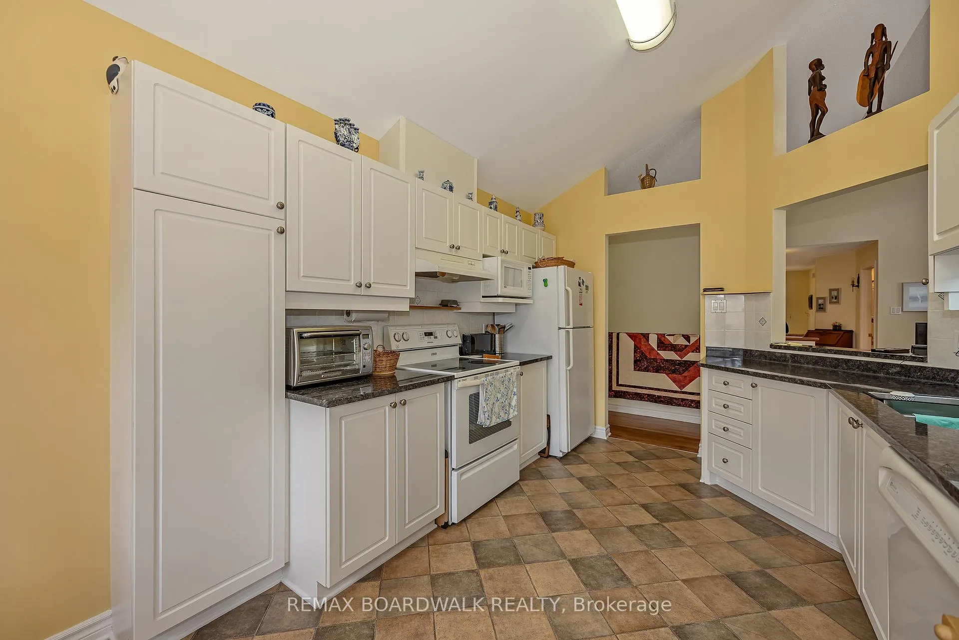 Photo 13 of 18 Fieldcrest Avenue, Ottawa, Barrhaven - Longfields — HOMEH