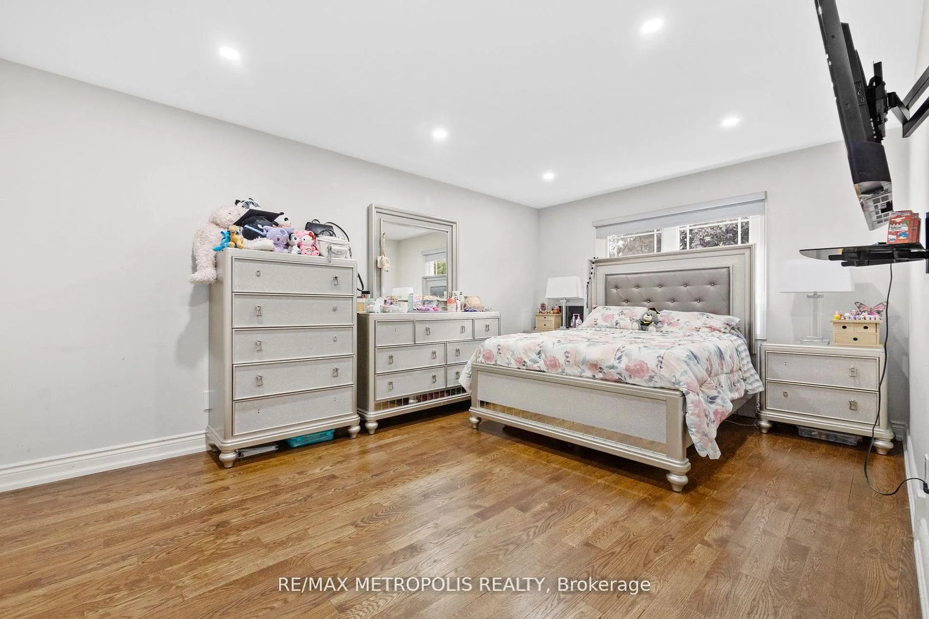 Photo 22 of 914 Sproule Crescent, Oshawa, Pinecrest — HOMEH