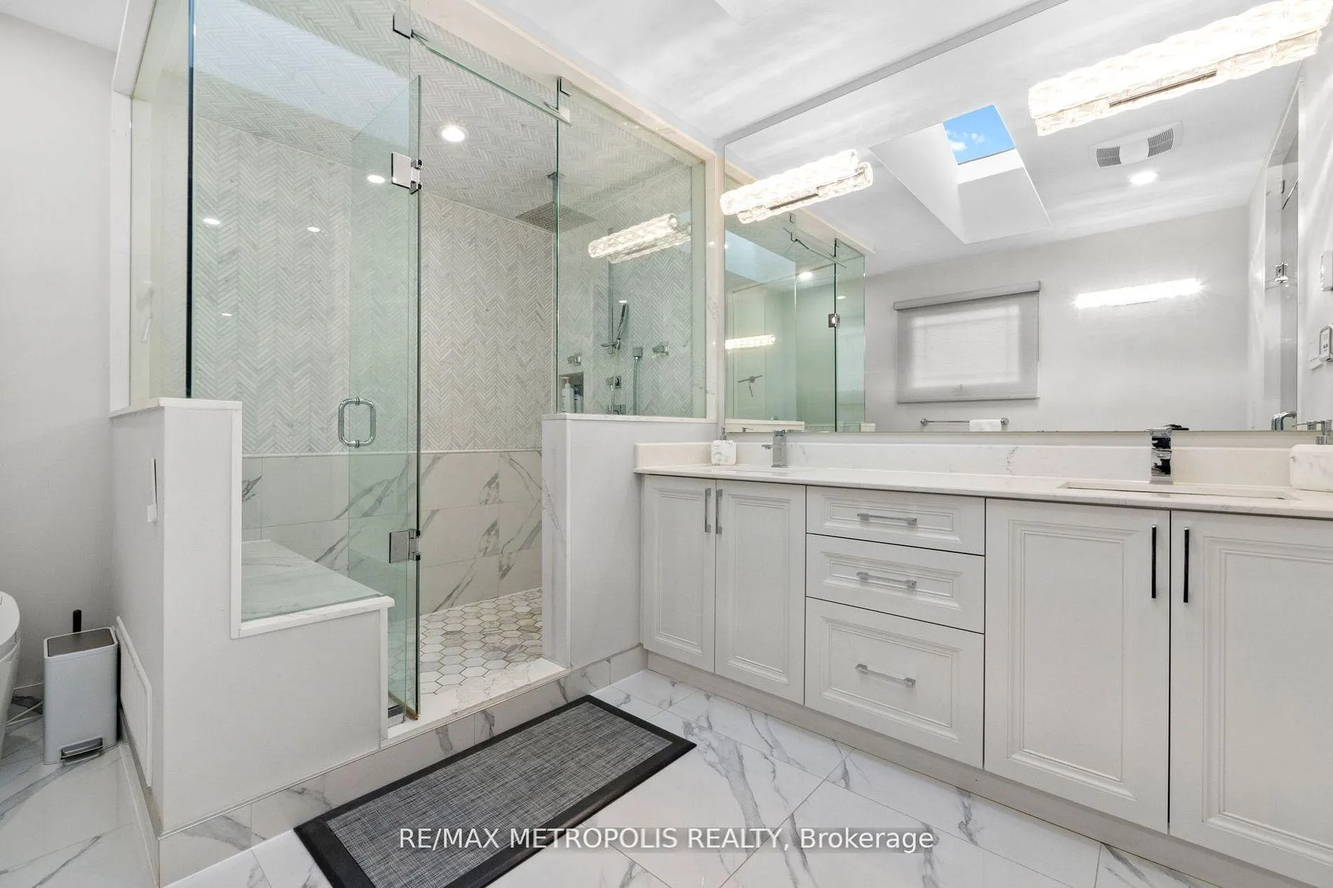 Photo 24 of 914 Sproule Crescent, Oshawa, Pinecrest — HOMEH