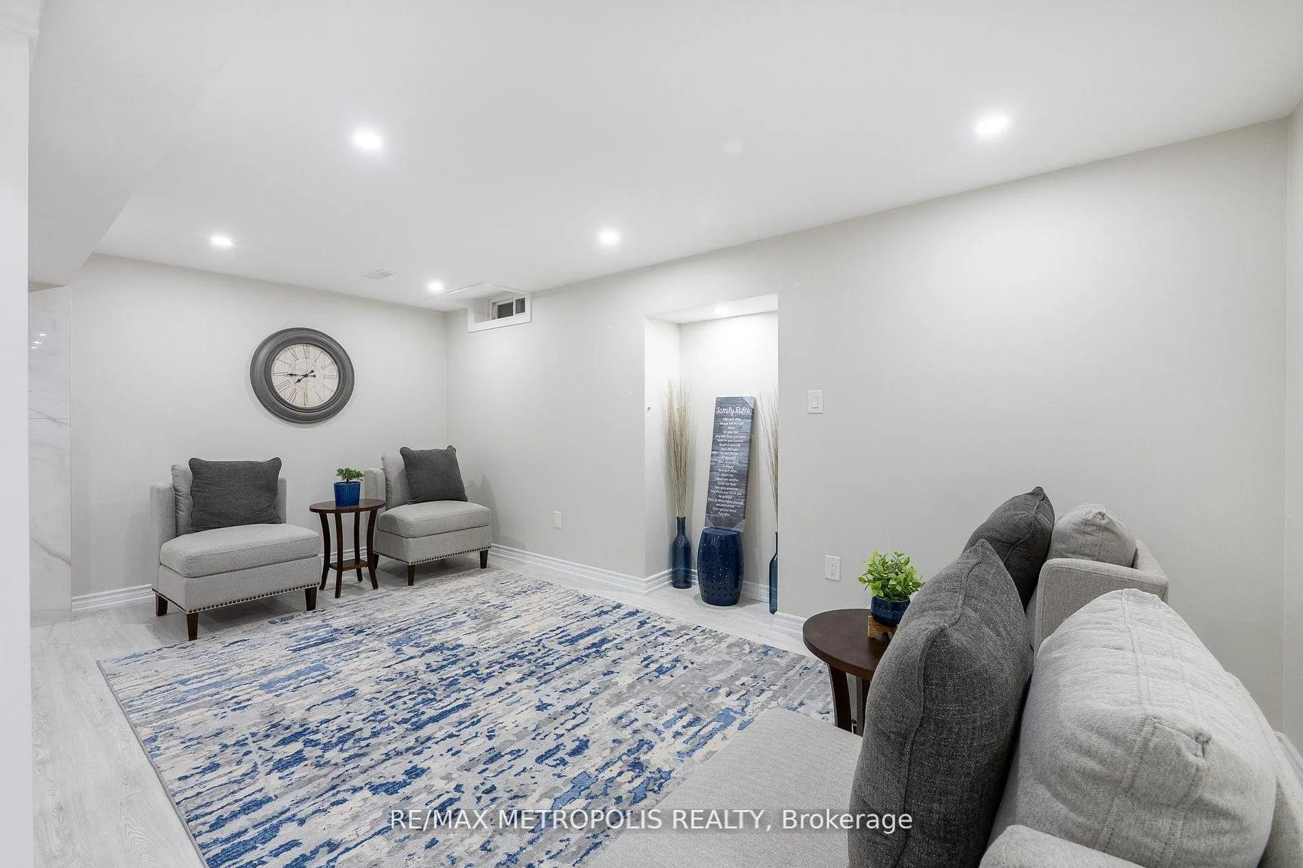Photo 30 of 914 Sproule Crescent, Oshawa, Pinecrest — HOMEH