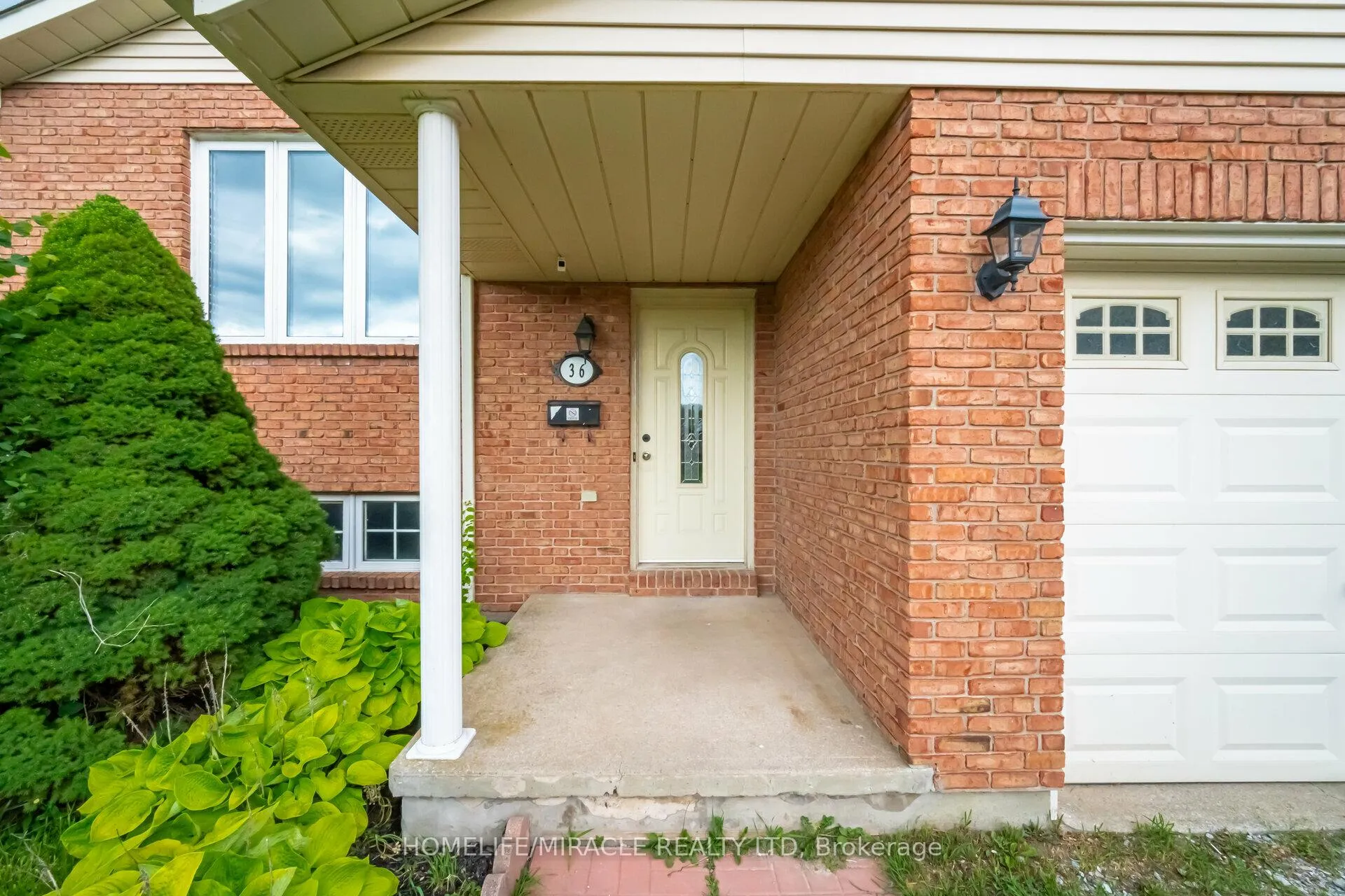 Photo 2 of Unit upper, 36 Poplar Crescent, Welland, N. Welland — HOMEH