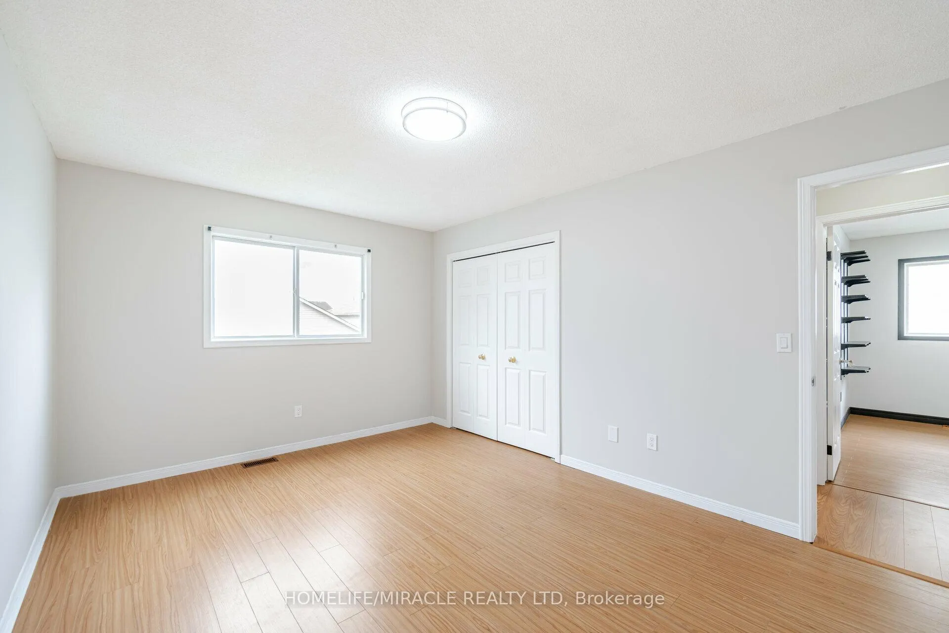 Photo 12 of Unit upper, 36 Poplar Crescent, Welland, N. Welland — HOMEH