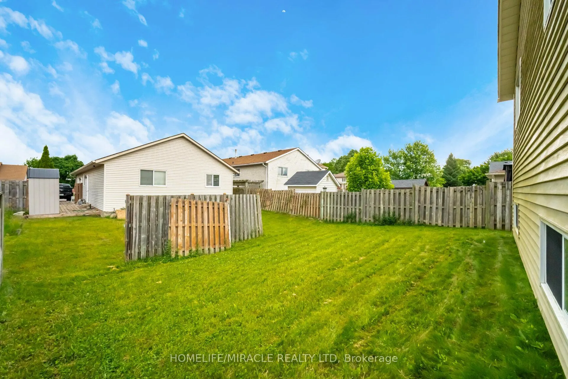 Photo 15 of Unit upper, 36 Poplar Crescent, Welland, N. Welland — HOMEH
