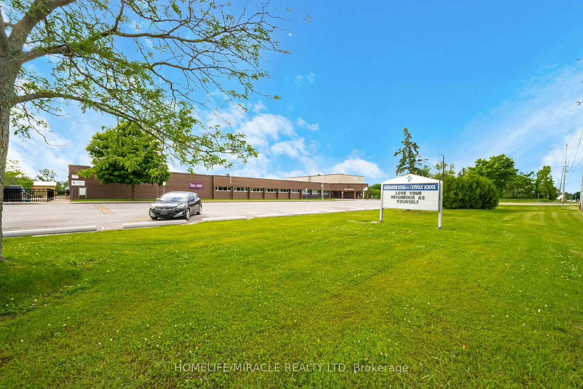 Photo 16 of Unit upper, 36 Poplar Crescent, Welland, N. Welland — HOMEH