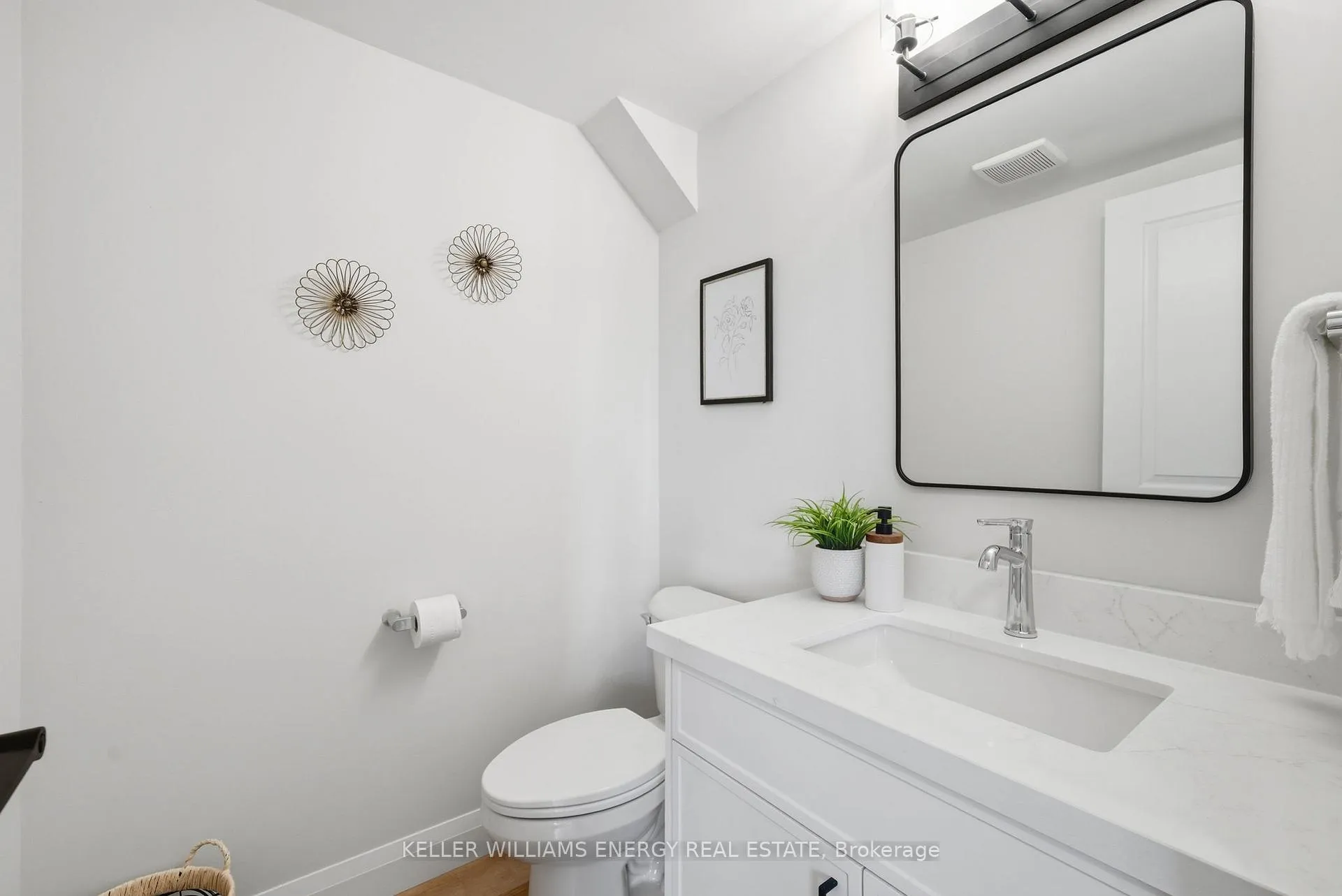 Photo 16 of 21 Elephant Hill Drive, Clarington, Bowmanville — HOMEH