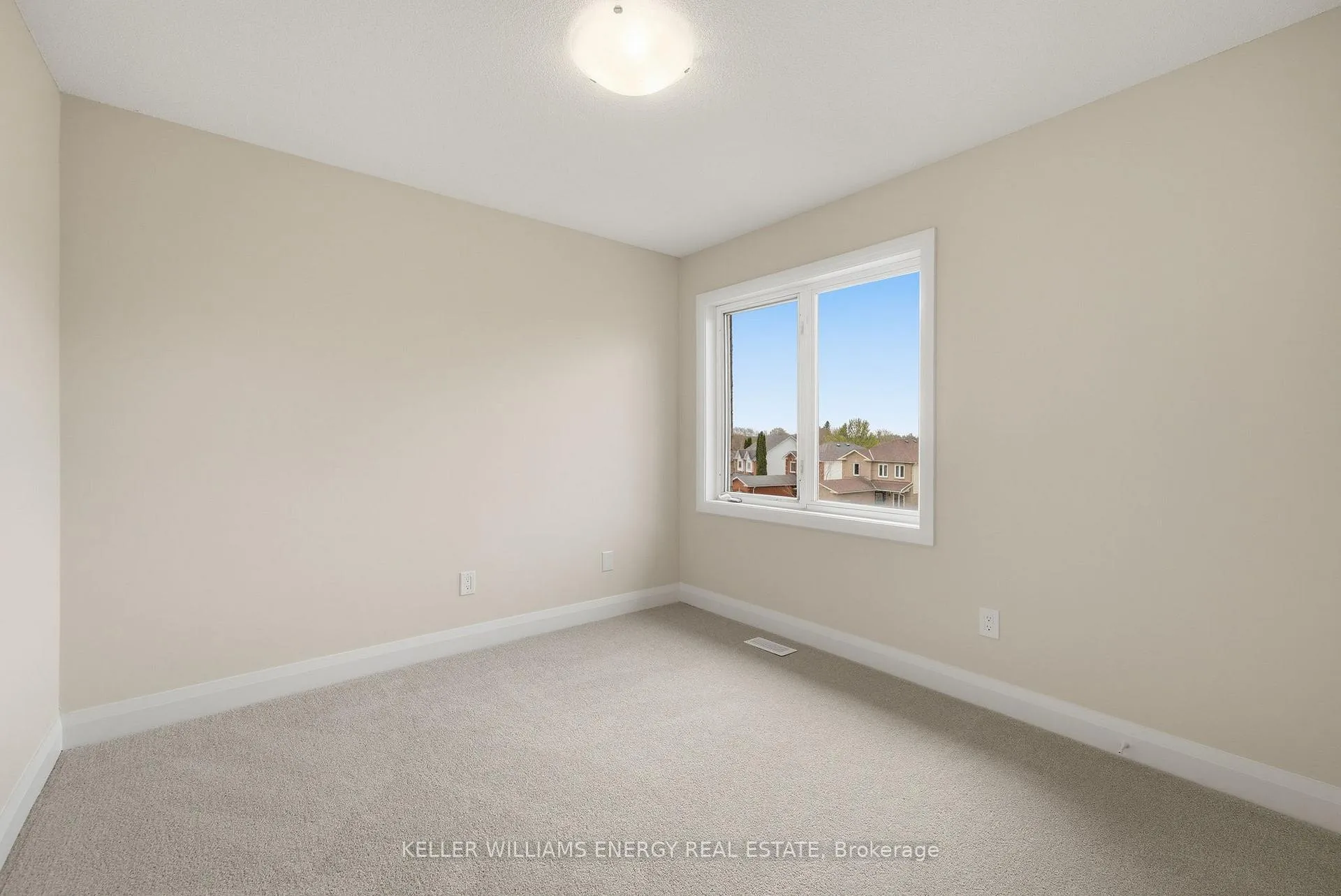Photo 22 of 21 Elephant Hill Drive, Clarington, Bowmanville — HOMEH
