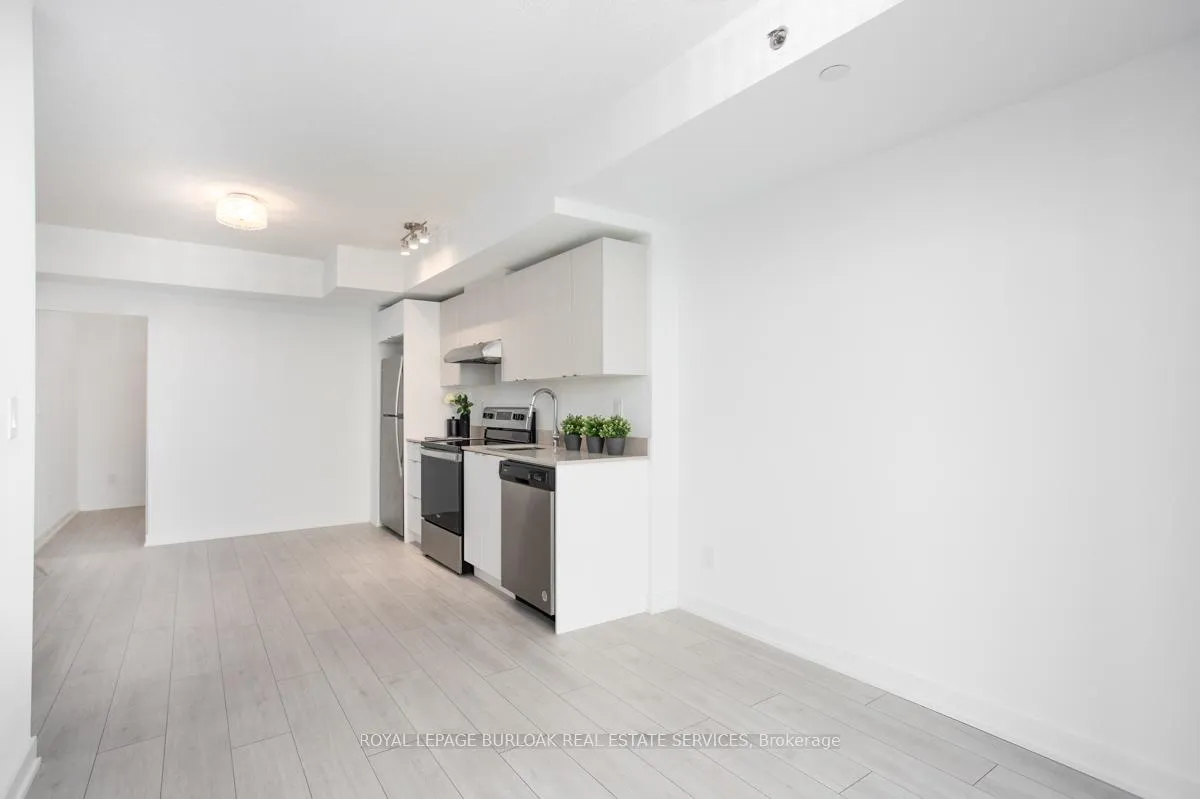 Photo 9 of Unit A320, 3210 Dakota Common, Burlington, Alton — HOMEH
