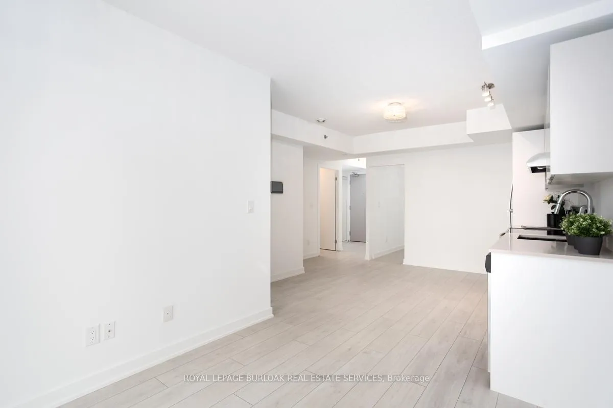 Photo 10 of Unit A320, 3210 Dakota Common, Burlington, Alton — HOMEH