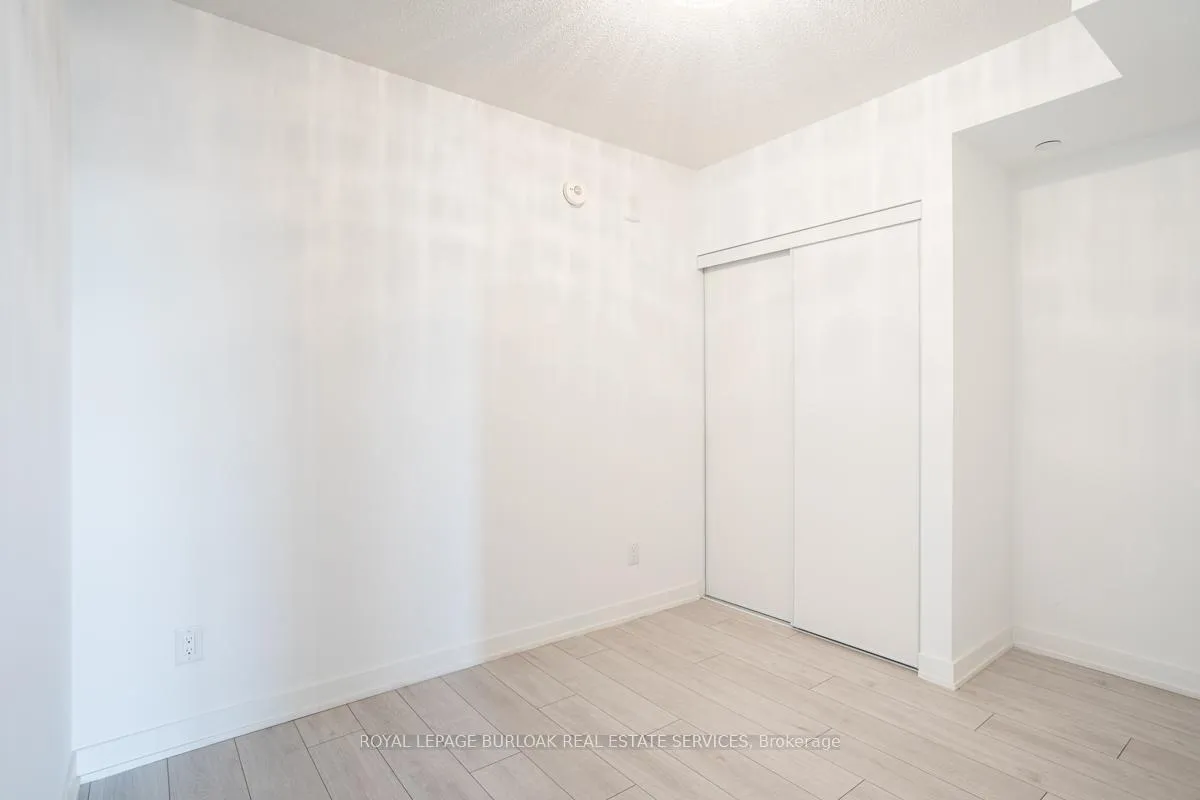 Photo 11 of Unit A320, 3210 Dakota Common, Burlington, Alton — HOMEH