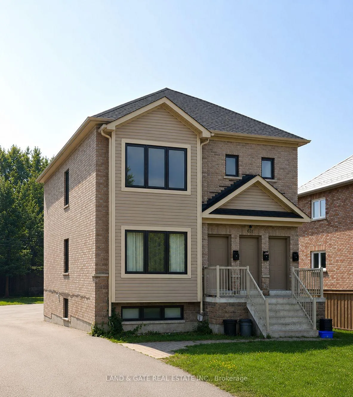 Front of Unit 2, 631 Bloor Street