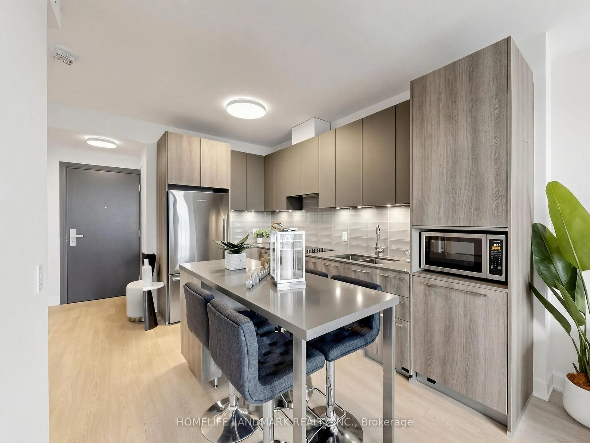 Photo 11 of Unit 2002, 38 Water Walk Drive, Markham, Unionville — HOMEH